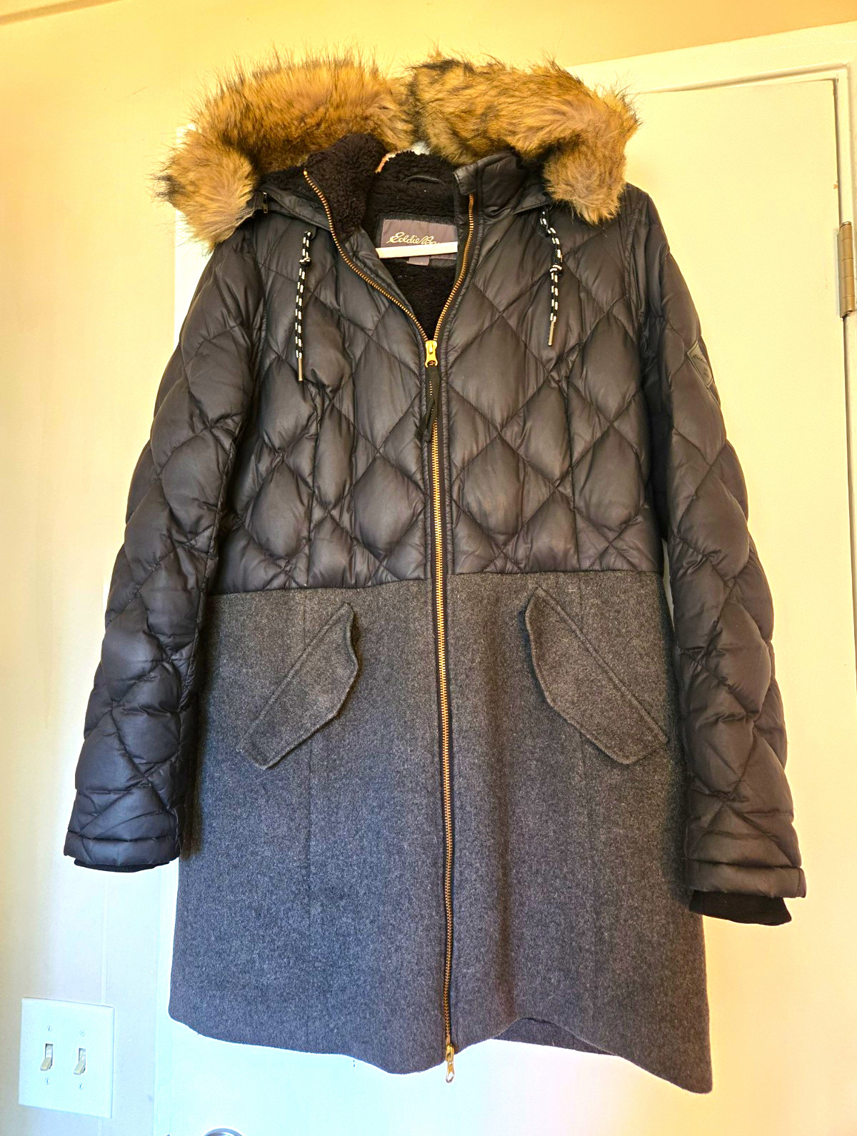 Eddie Bauer Women\'s Lanely Down Coat Hooded Faux Fur Trim Full Zip Black/Gray L