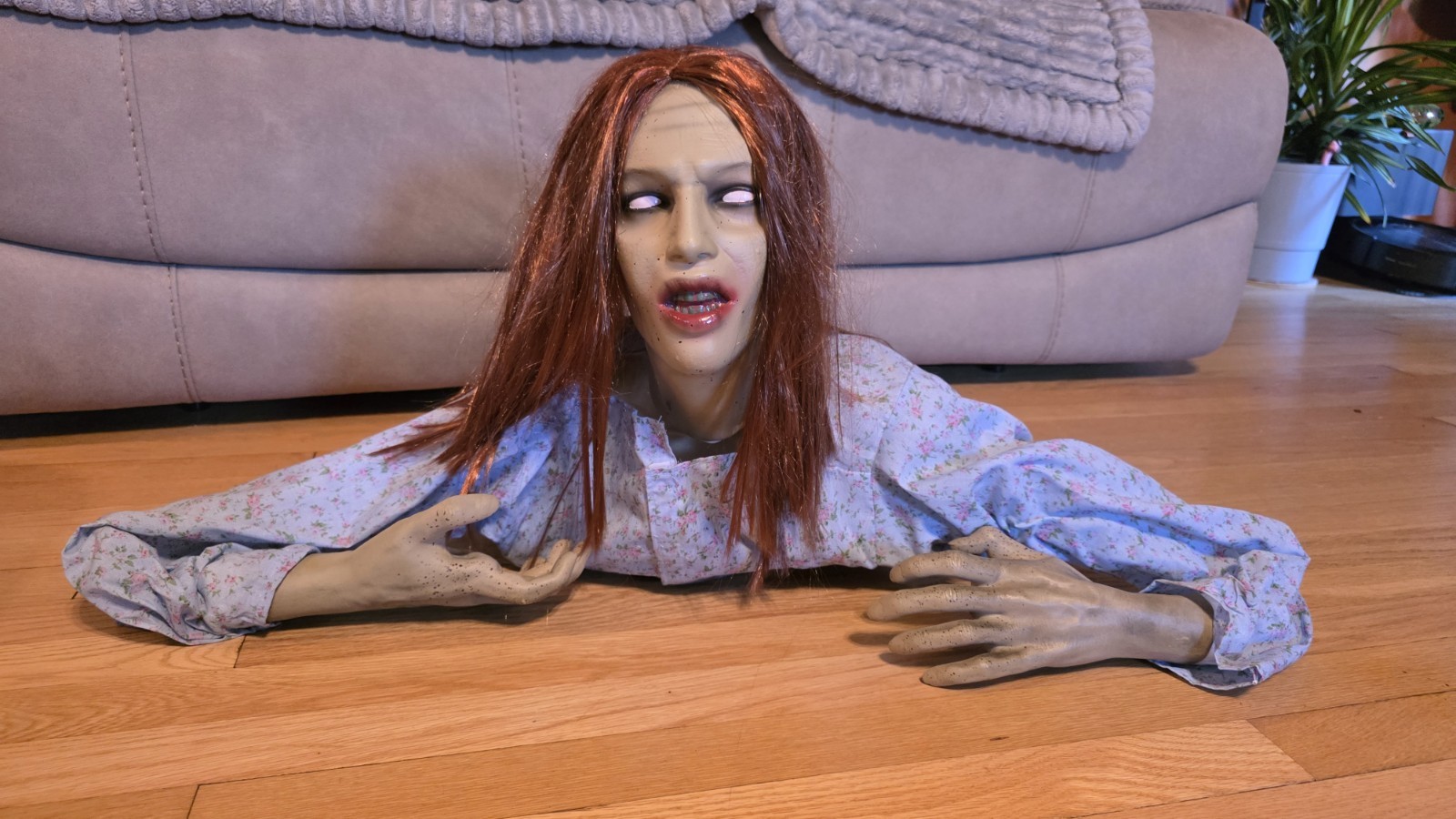 2018 Spirit Crawling Dead Remote Control Animated Halloween Prop, Multicolor 2018 Spirit Crawling Dead Remote Control Animated Halloween Prop, Multicolor