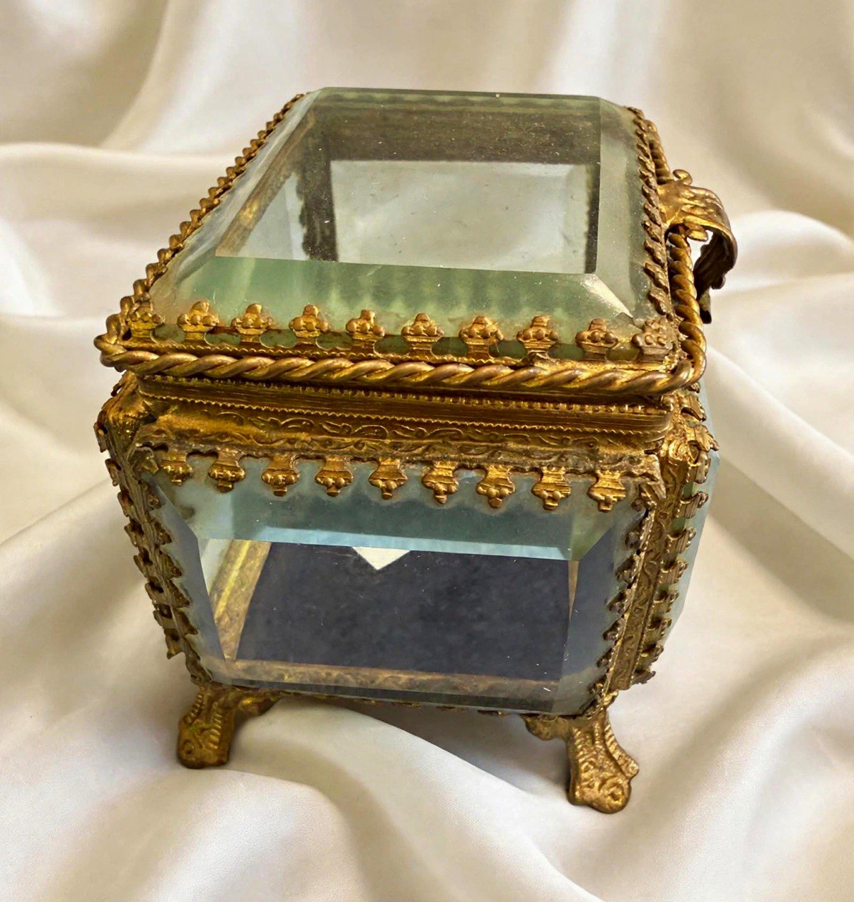Vintage Style Ormolu Gold Tone Glass Trinket Box, Ornate Feet, Hinged Lid Vintage Style Ormolu Gold Tone Glass Trinket Box, Ornate Feet, Hinged Lid