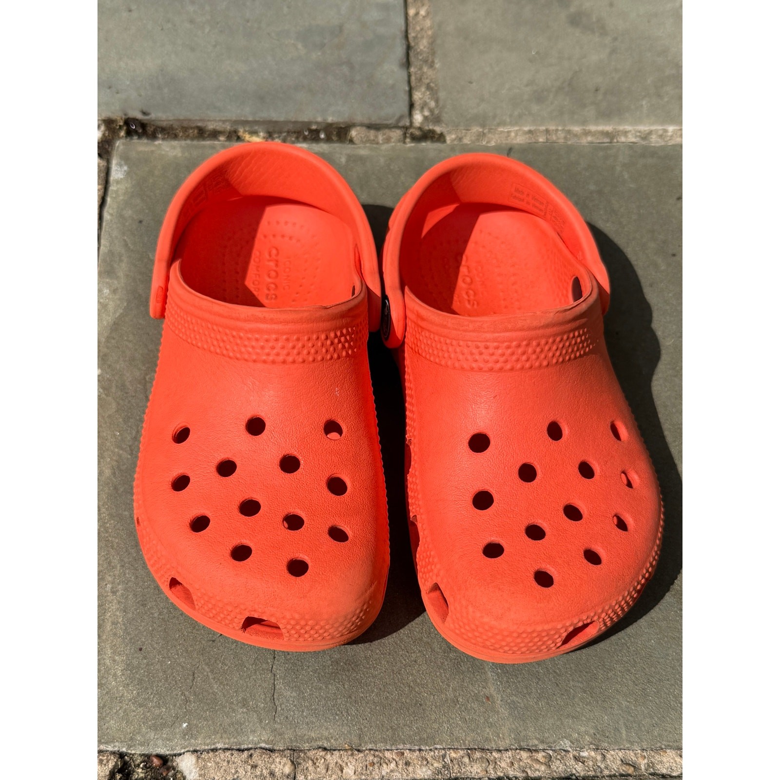 Crocs Classic Clog — Coral / Flame