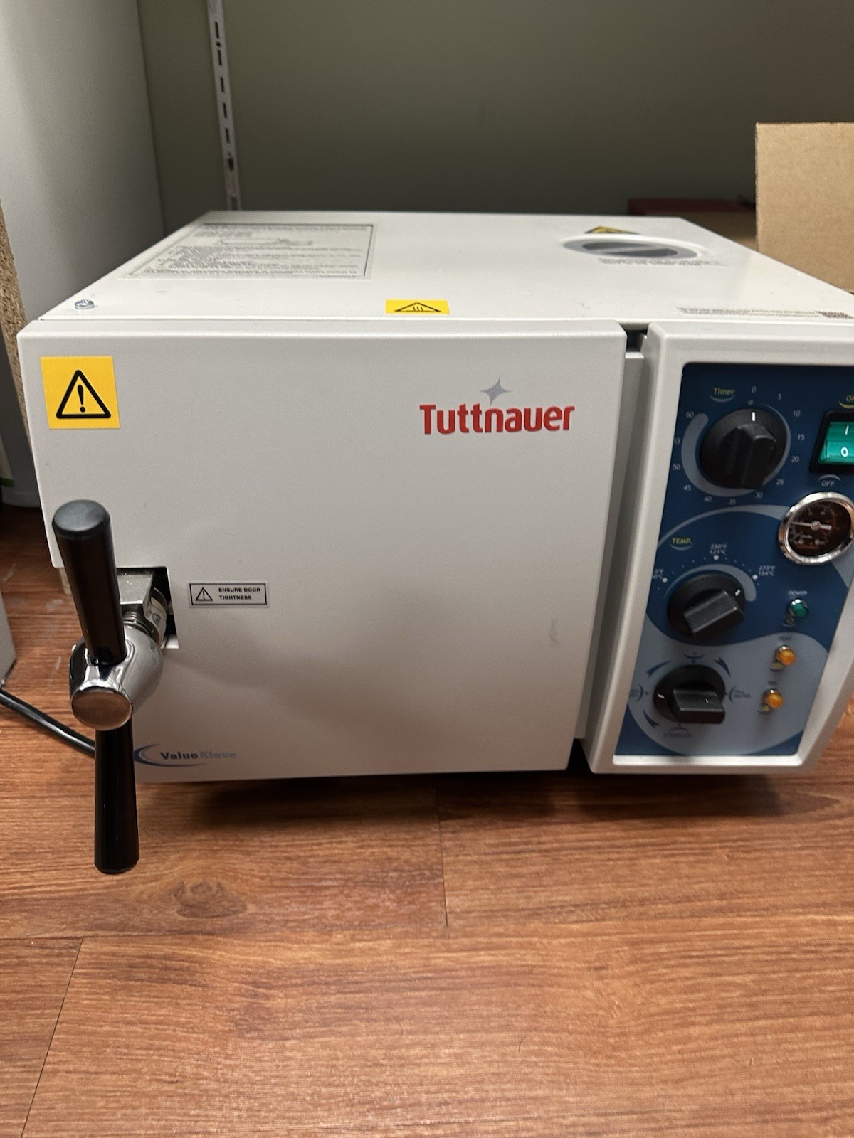 Tuttnauer Valueklave Steam ( perfect condition)