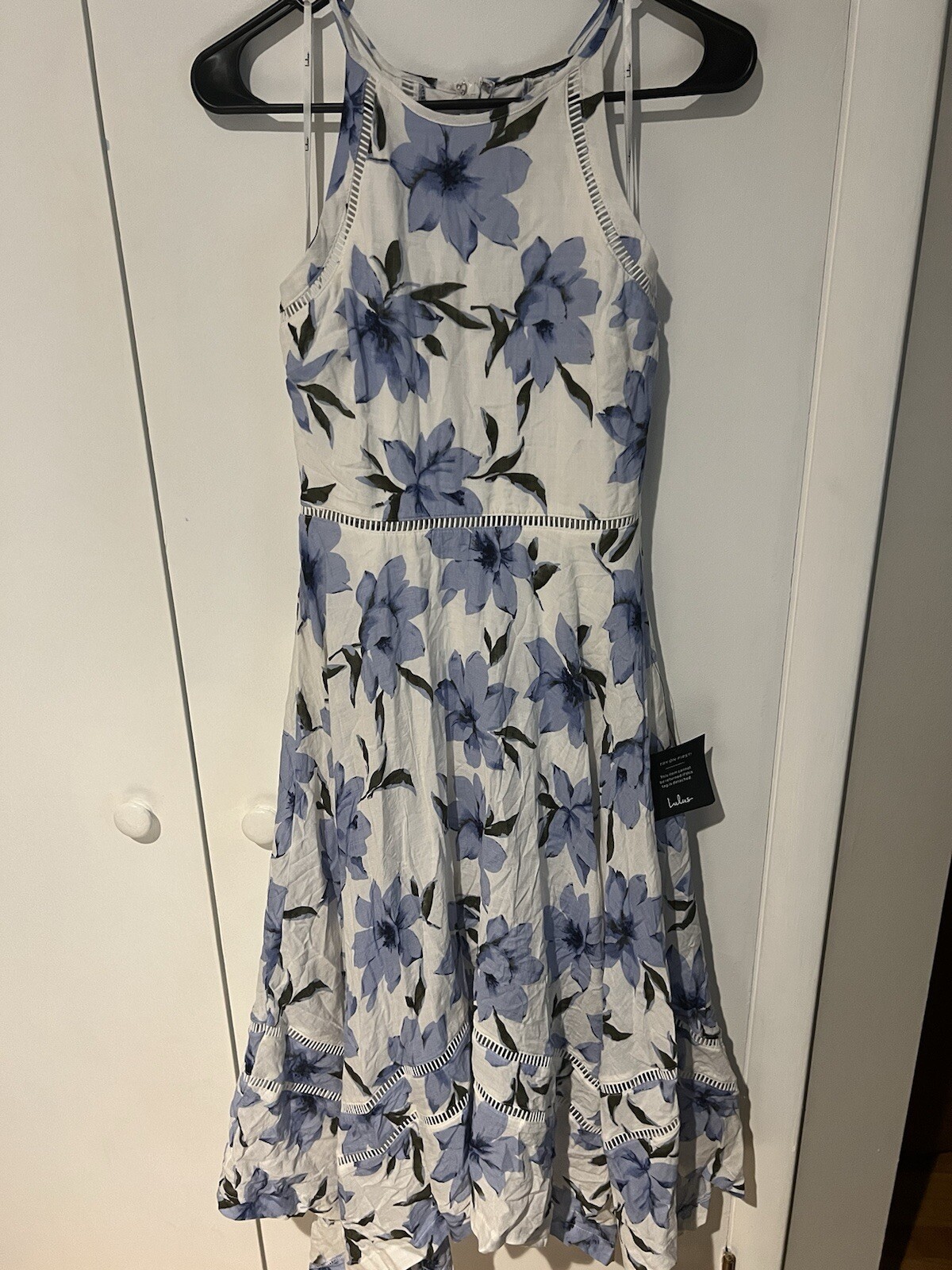 NWT Lulu’s Zahara Blue And White Floral Midi Dress Size XS Flowy Beautiful