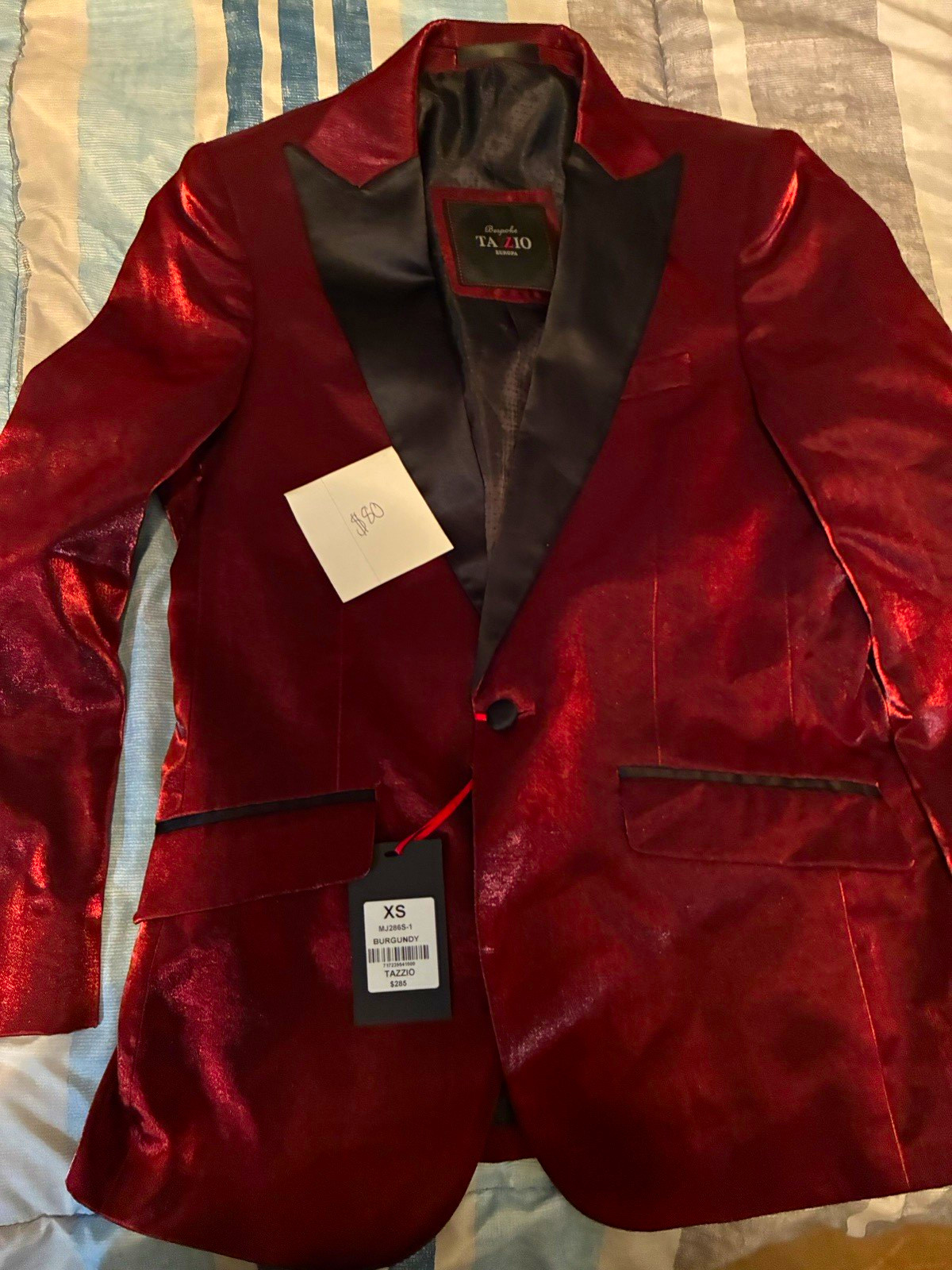 VINCI Men\'s Red/Black Tuxedo Blazer Jacket Satin Lapel Lined Regular XS VINCI Men\'s Red/Black Tuxedo Blazer Jacket Satin Lapel Lined Regular XS