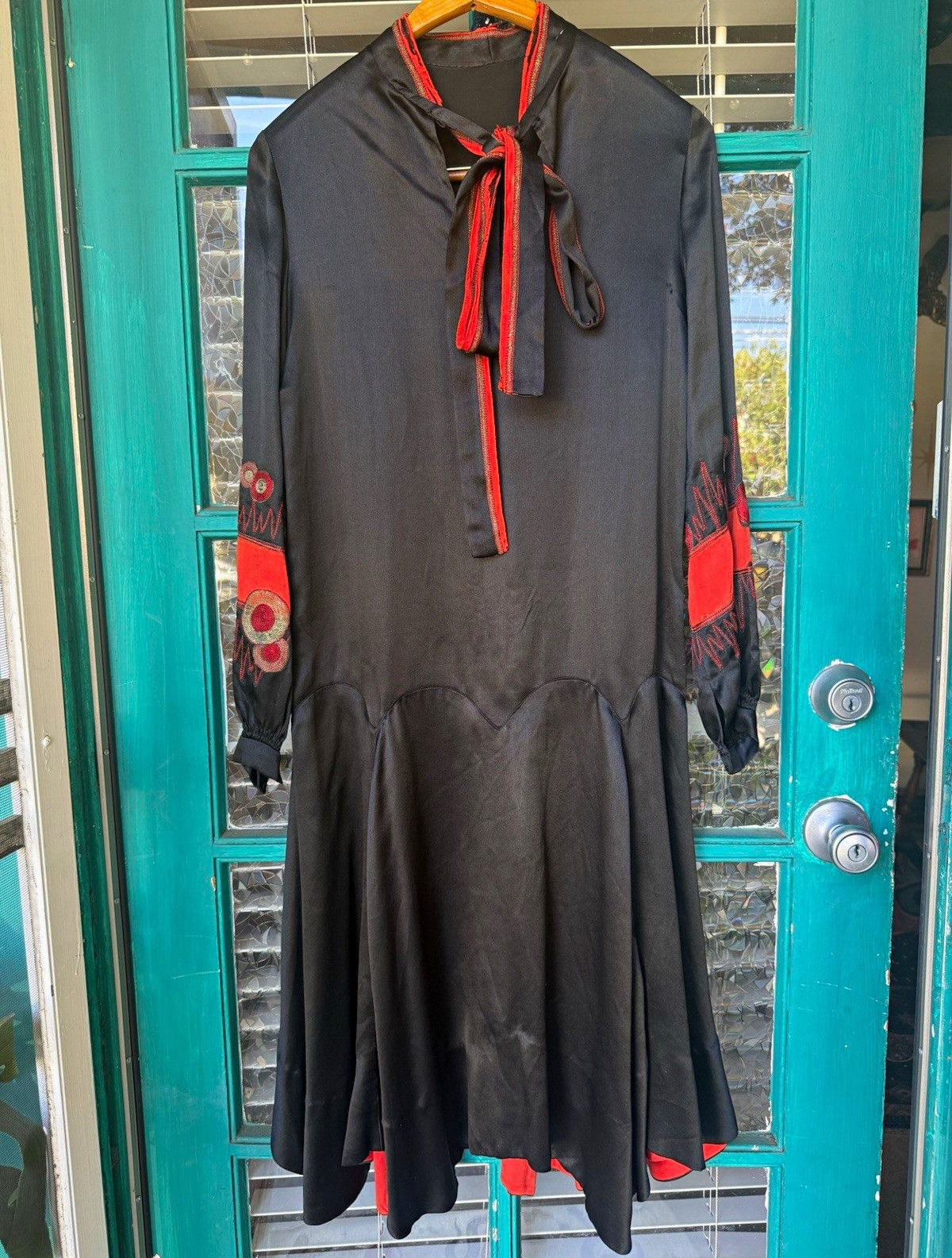 Vintage 1920s Women\'s Black & Red Silk Embroidered Tie Neck Dress, Flapper Era