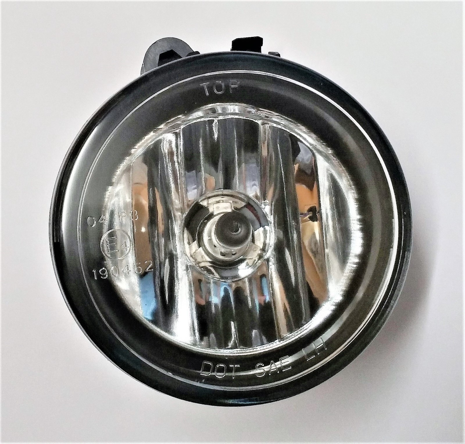 New right passenger fog light for 2011 2012 2013 2014 BMW X3 F25