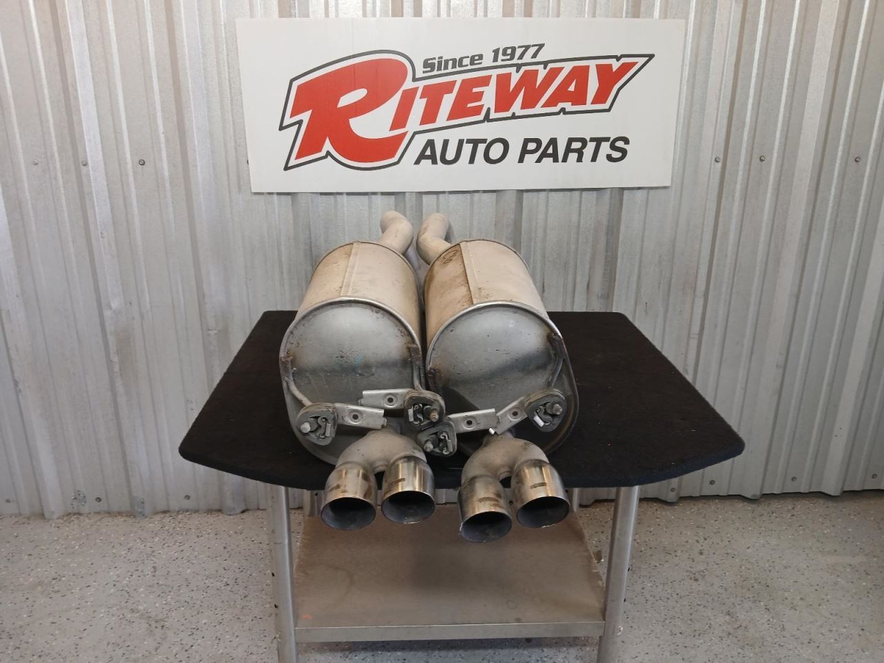 05-07 CORVETTE C6 PAIR OF STOCK MUFFLERS