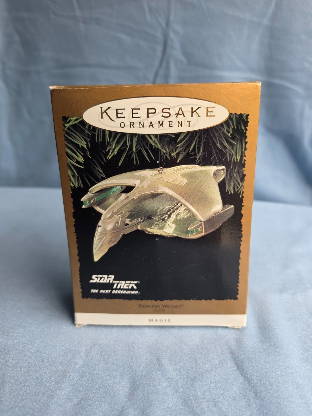 STAR TREK Romulan Warbird Light HALLMARK KEEPSAKE CHRISTMAS ORNAMENT 1995 STAR TREK Romulan Warbird Light HALLMARK KEEPSAKE CHRISTMAS ORNAMENT 1995