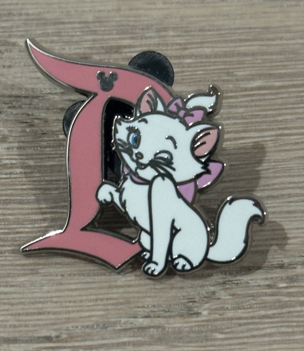 Disneyland Resort 2024 DLR Hidden Mickey Disney D Series  Marie Aristocats Pin