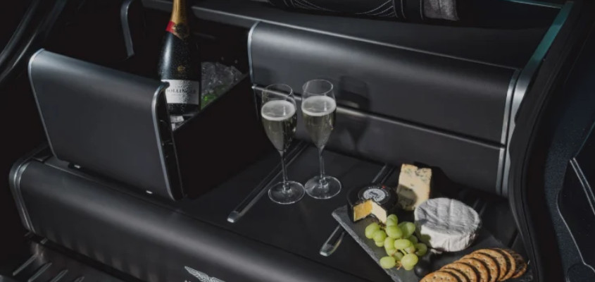Aston Martin DBX Event Pack / Picnic Pack