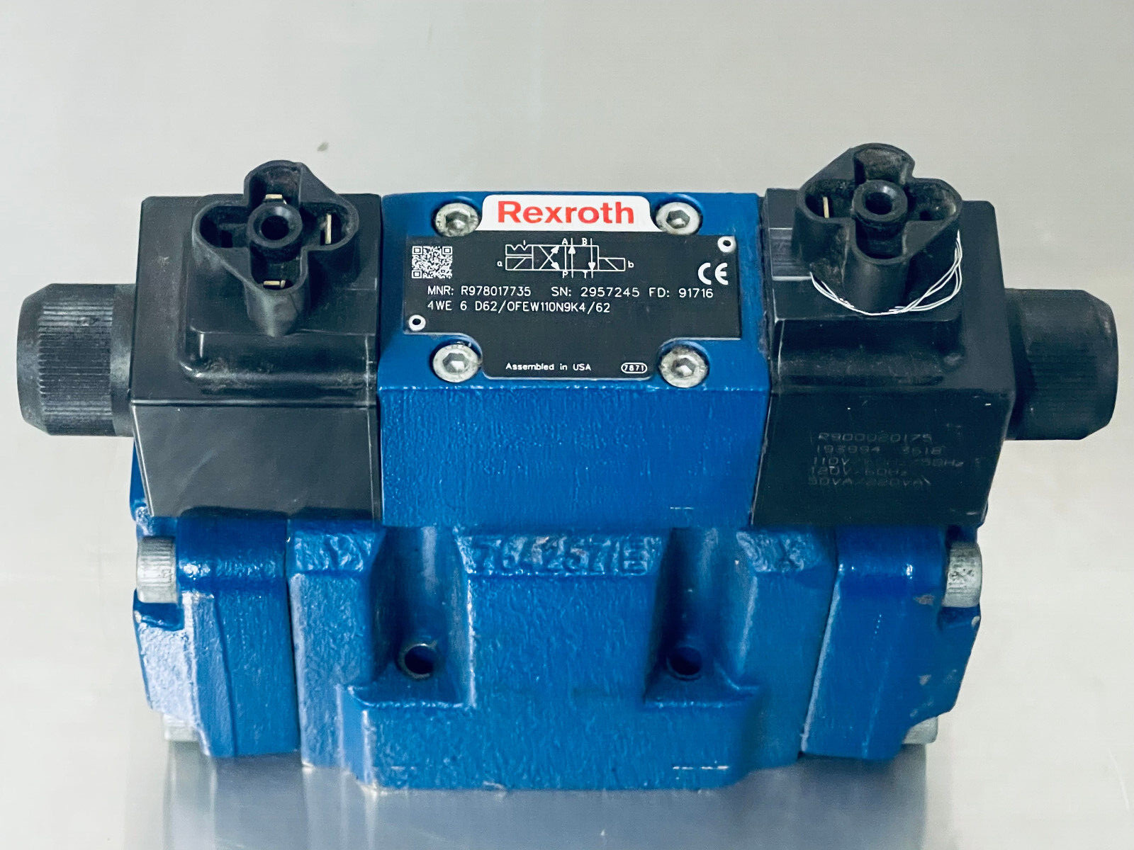 Rexroth R978017735 Direction Control Solenoid Valve 4WE6D62/OFEW110N9K4/62