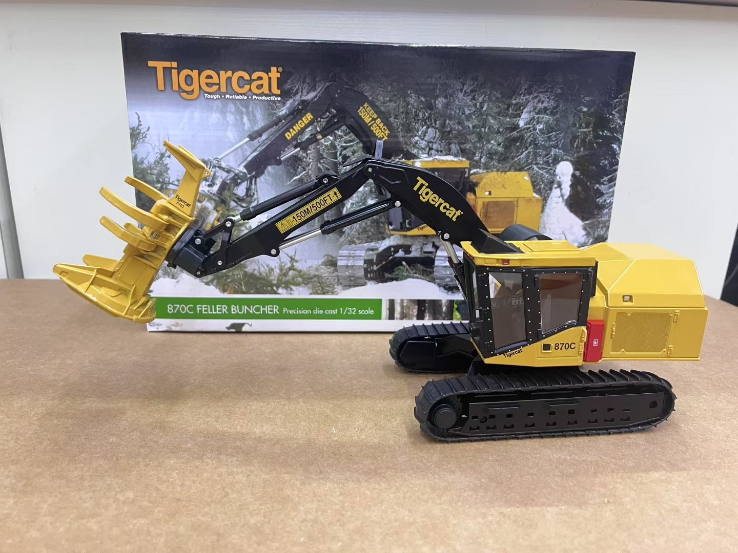 Tigercat 870C Feller Buncher Precision DieCast 1/32 Scale Model