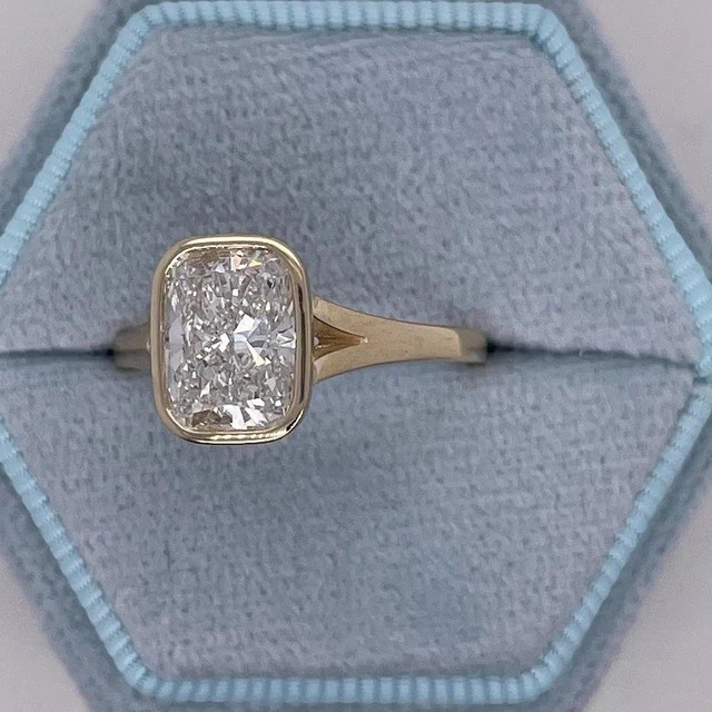 IGI 3ct Cushion Cut EF-VS1 Lab Grown Diamond Engagement Ring 14k Yellow Gold IGI 3ct Cushion Cut EF-VS1 Lab Grown Diamond Engagement Ring 14k Yellow Gold