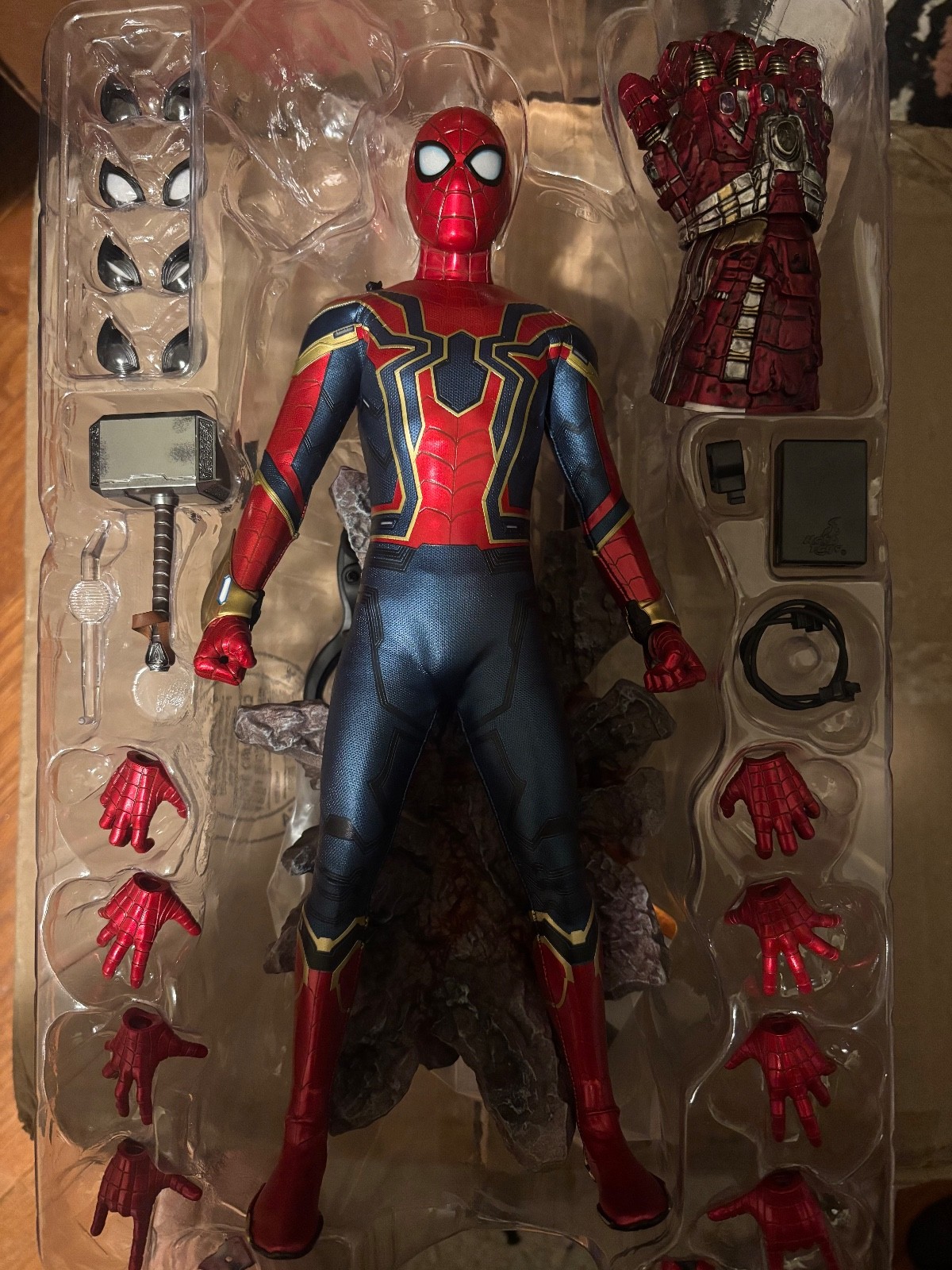 Hot Toys Avengers Endgame Iron Spider  MMS761 1/6 Scale Figure New 2.0
