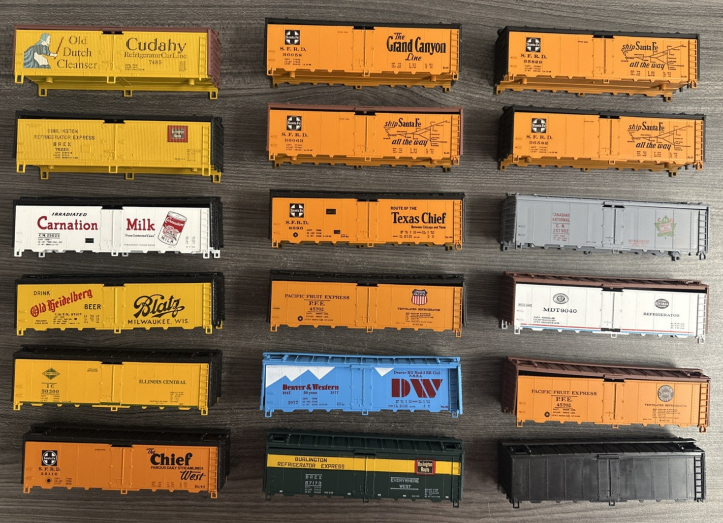 Athearn HO Lot of 18 40\' Ice Bunker Reefer Shells - Various Roads WYSIWYG