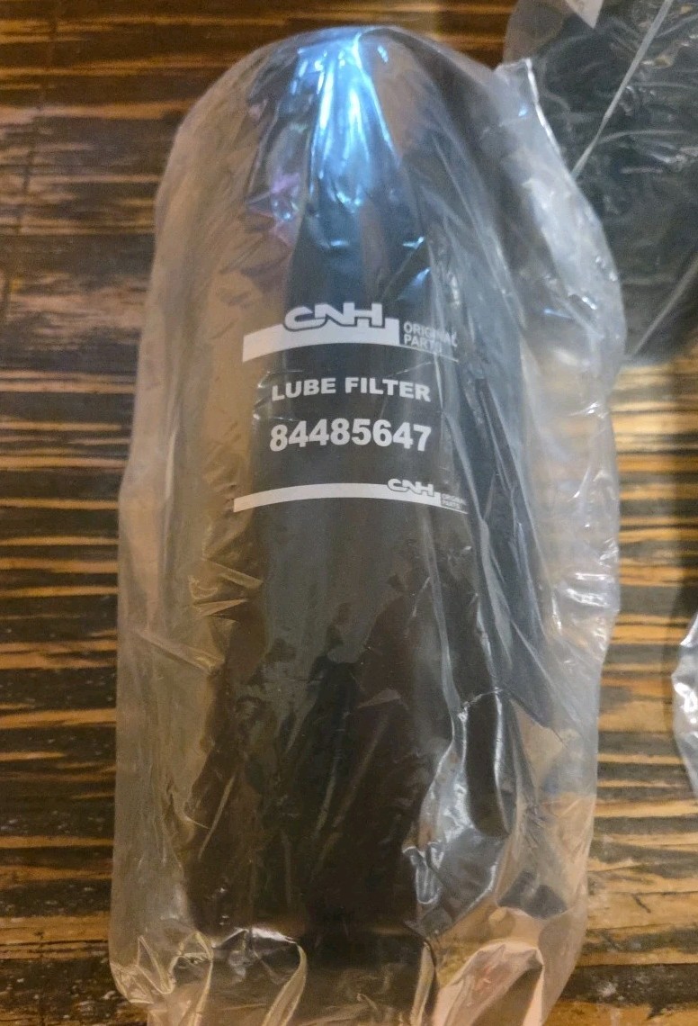 New Holland CNH 84485647 Oil Filter New Holland CNH 84485647 Oil Filter