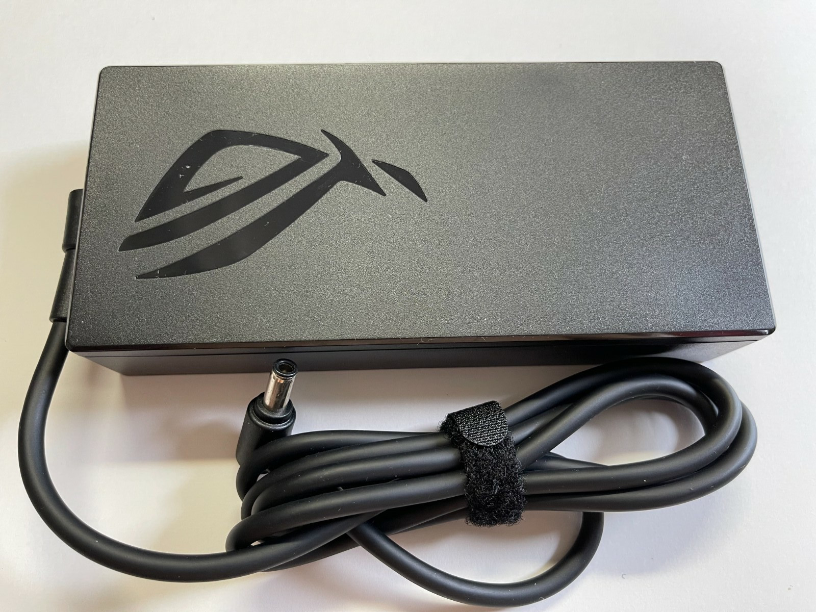 Genuine ASUS 240W 20.0V AC Adapter for ASUS ROG Strix SCAR/Zephyrus ADP-240 EB C Genuine ASUS 240W 20.0V AC Adapter for ASUS ROG Strix SCAR/Zephyrus ADP-240 EB C