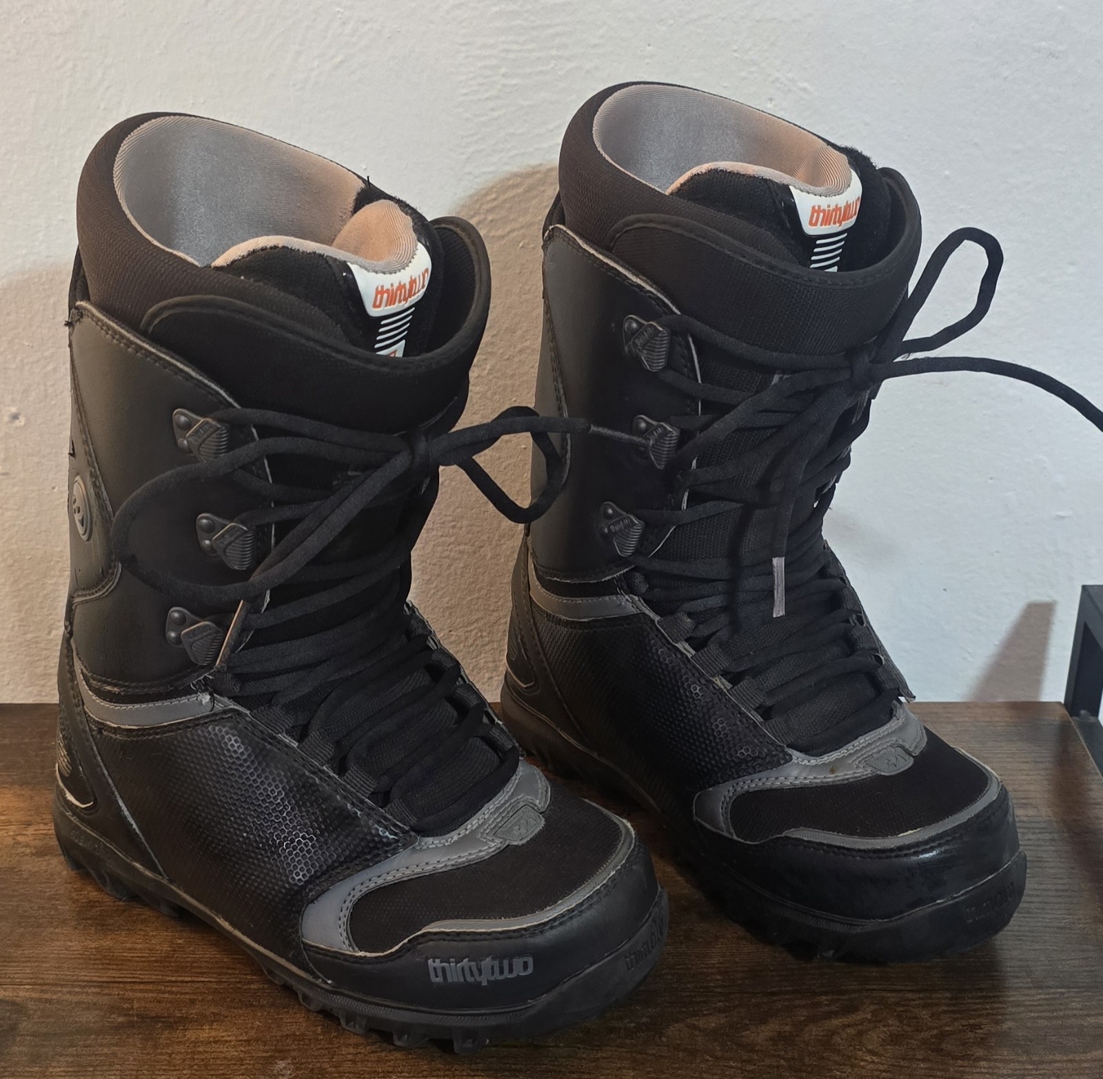 ThirtyTwo Mens US 9 TM-Two All-Mountain Freestyle Performance Snowboard Boots