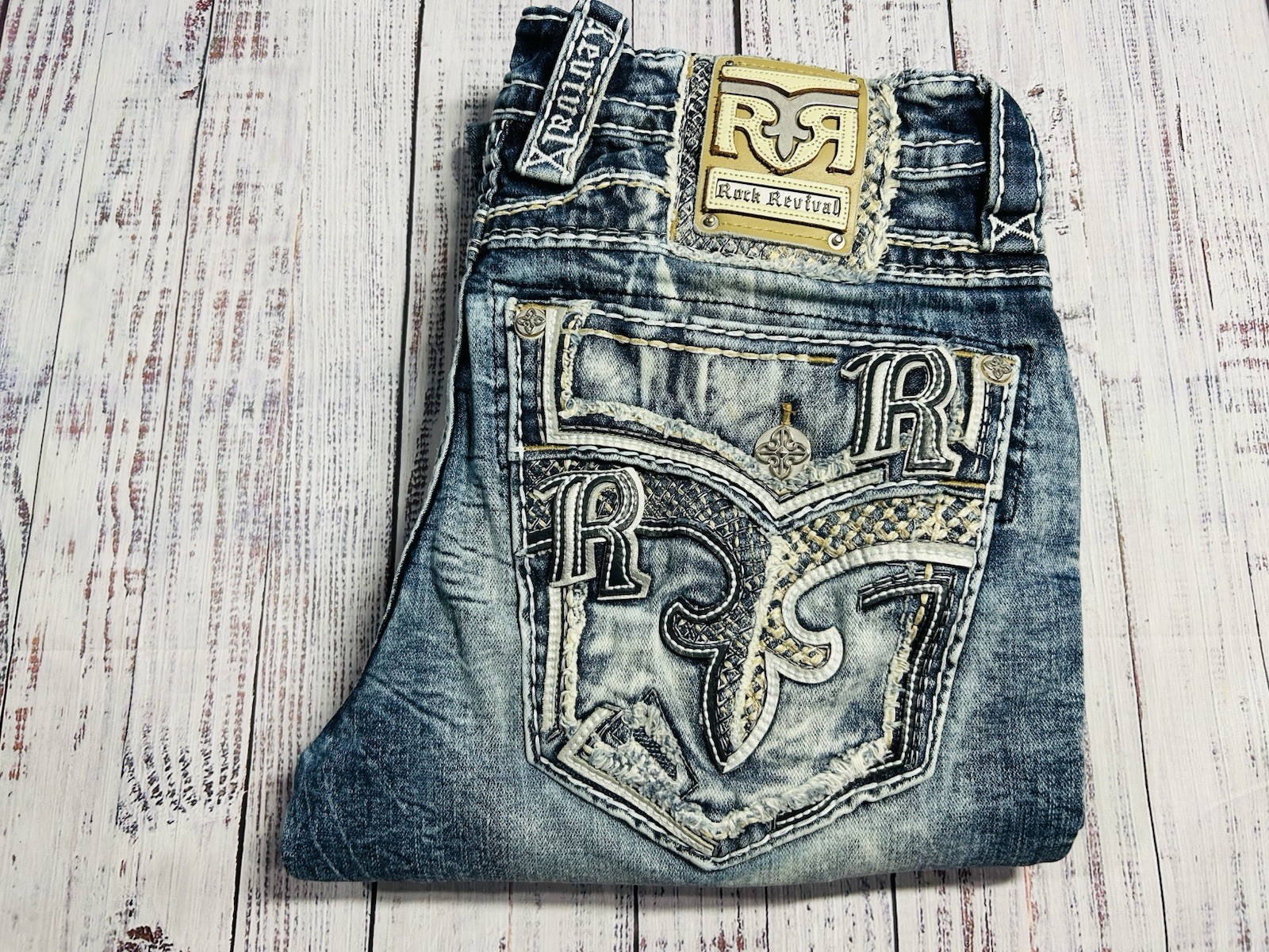 NEW Men’s Rock Revival Jeans Sz 32 Erastus Straight Distressed 2116 NEW Men’s Rock Revival Jeans Sz 32 Erastus Straight Distressed 2116