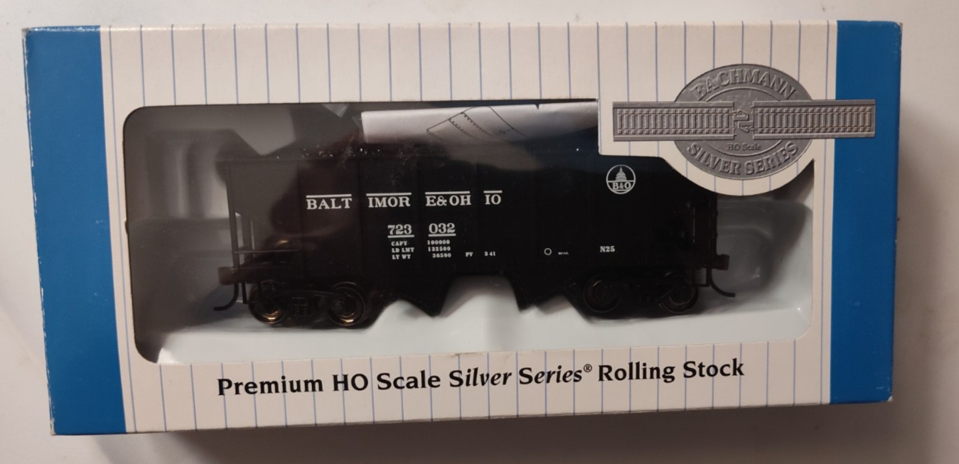 HO Scale Bachmann Silver Series  Baltimore Ohio 55 ton 2 Bay Hopper w/load