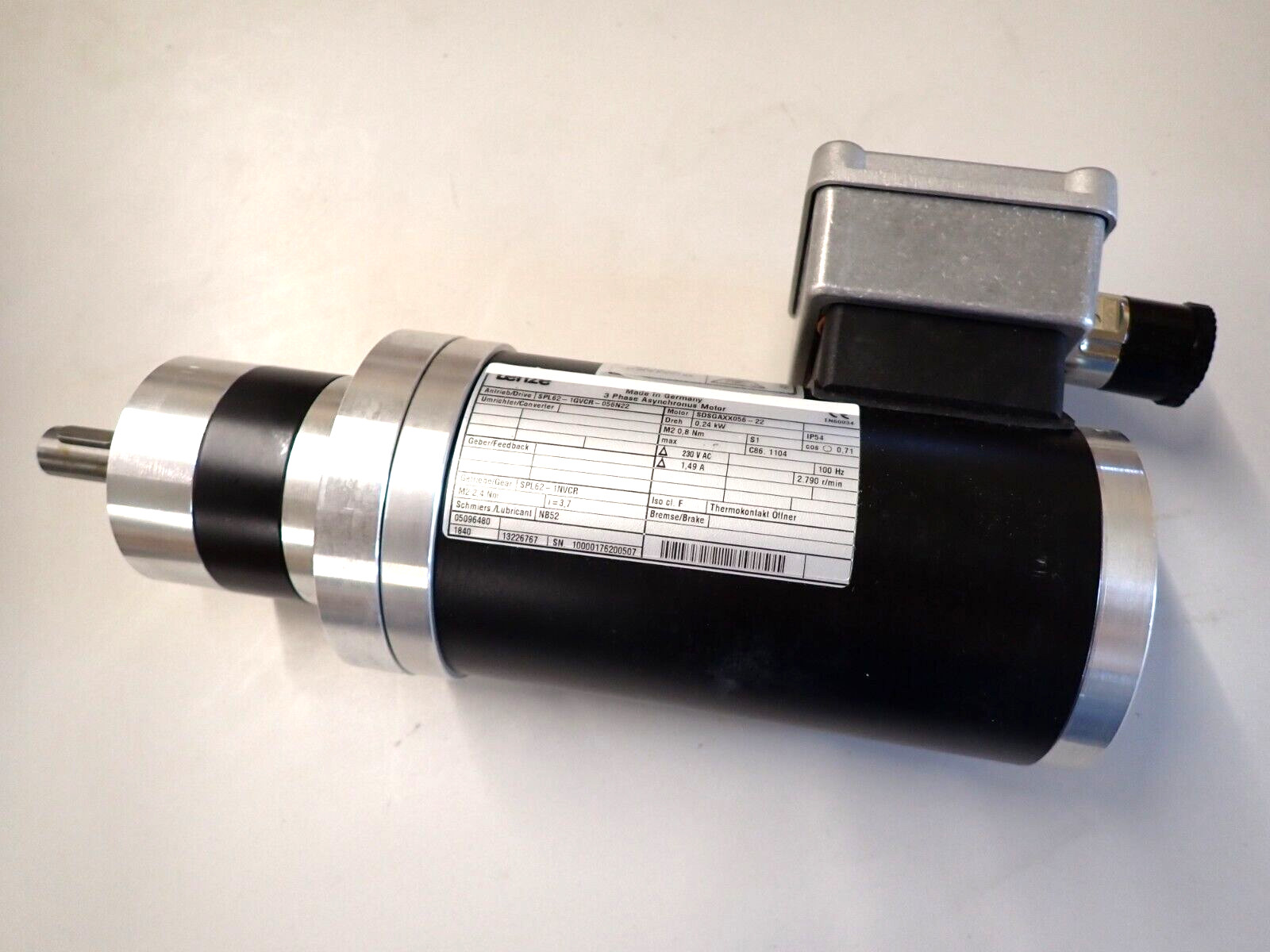 SPL62-1 GVCR-056N22 LENZE 3-PHASE ASYNCHRONUS MOTOR NEW SPL62-1 GVCR-056N22 LENZE 3-PHASE ASYNCHRONUS MOTOR NEW