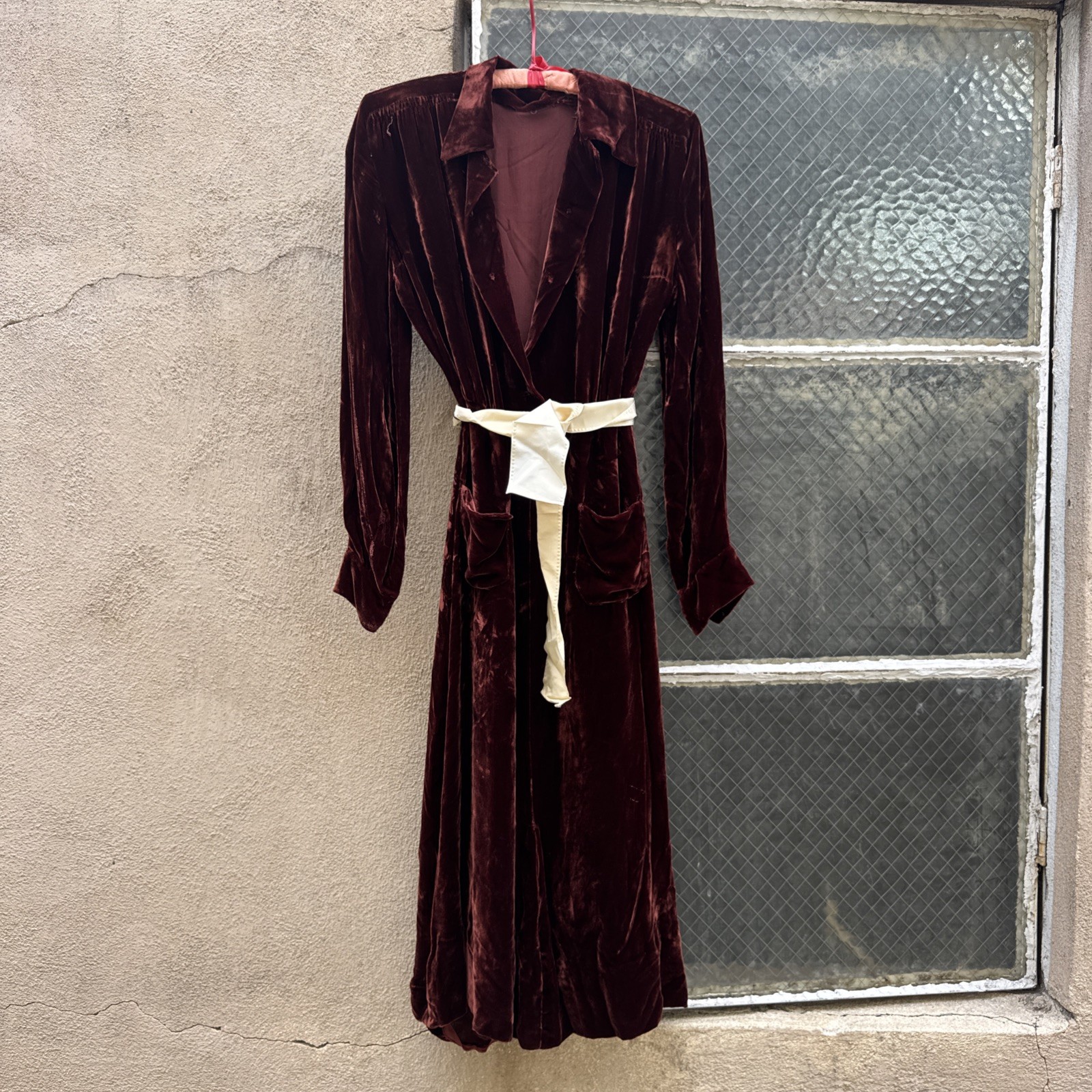 Vintage 1930s Rich Brown Silk Velvet Dress Art Deco Sumptuous Day or Night Vintage 1930s Rich Brown Silk Velvet Dress Art Deco Sumptuous Day or Night