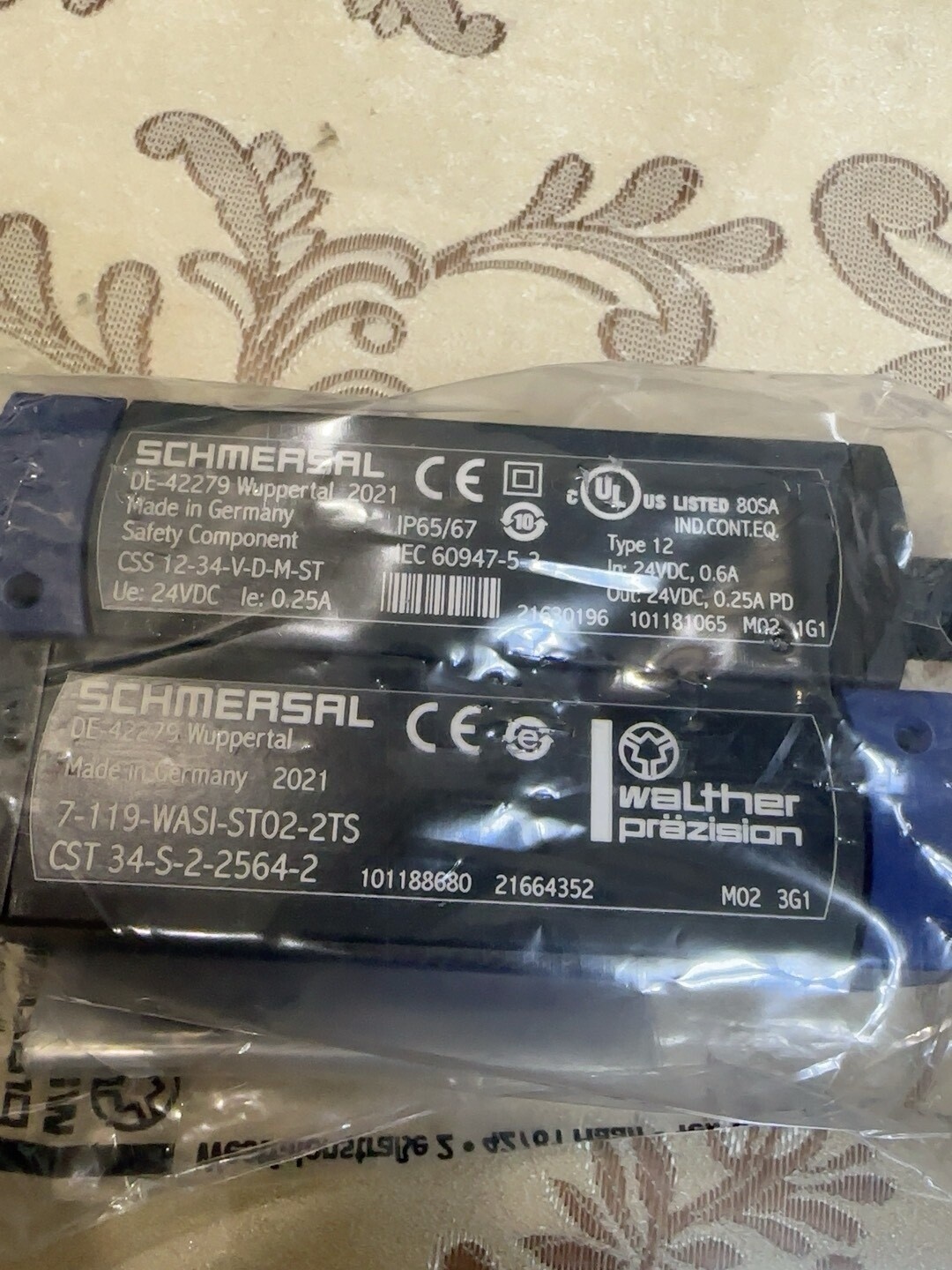 1PCS NEW CST34-S12-2564-2 sensor *vm