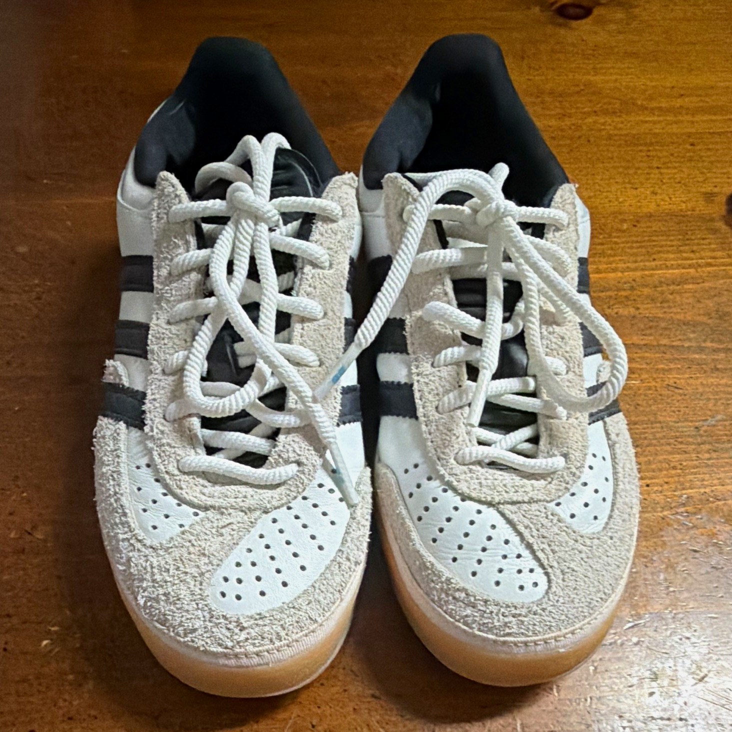 adidas Bad Bunny Gazelle Indoor Core White/Core Black/Gum Men’s 5 IF9735 adidas Bad Bunny Gazelle Indoor Core White/Core Black/Gum Men’s 5 IF9735