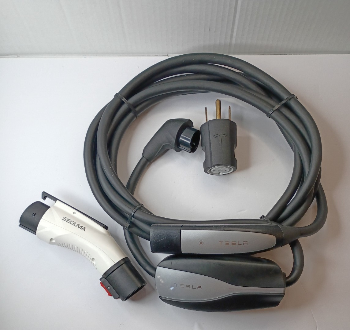 Tesla Gen 1 Universal Mobile Connector 1058221-01-H EV Charger with Adapter