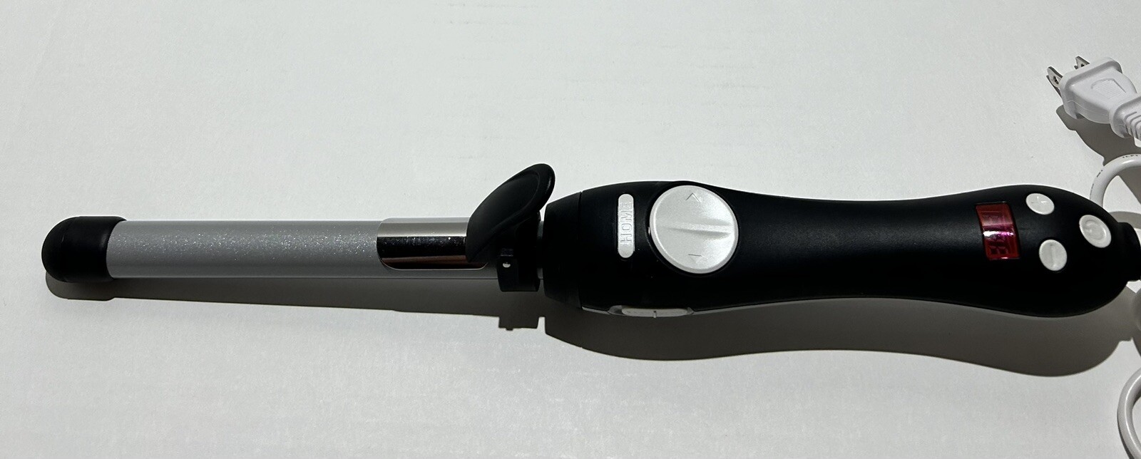 The BEACHWAVER S.75 Ceramic Rotating Curling Iron Dual Voltage Blk/Silver Works The BEACHWAVER S.75 Ceramic Rotating Curling Iron Dual Voltage Blk/Silver Works