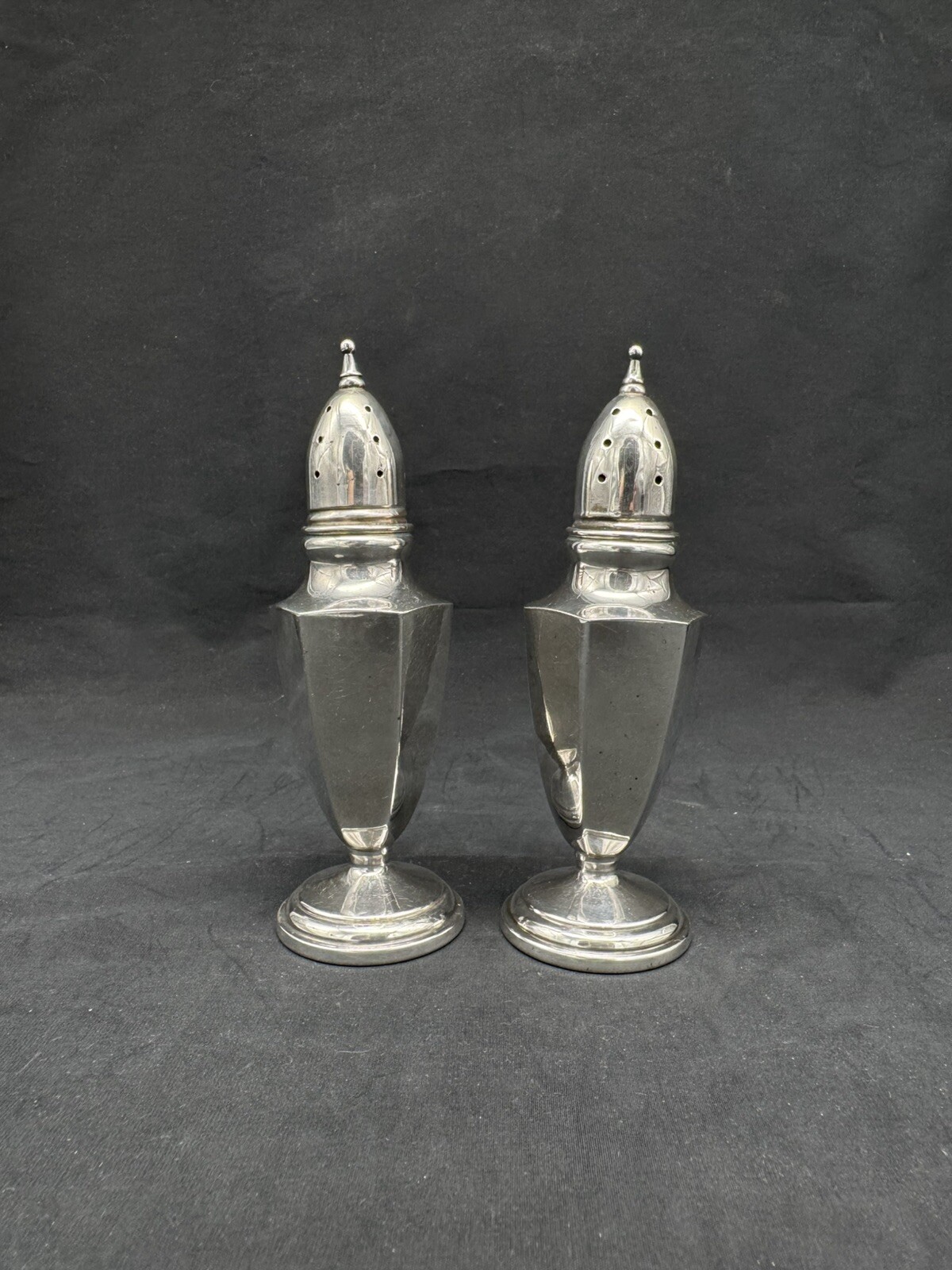 VINTAGE MUECK CARY STERLING SILVER SALT & PEPPER SHAKER SET, 72 grams