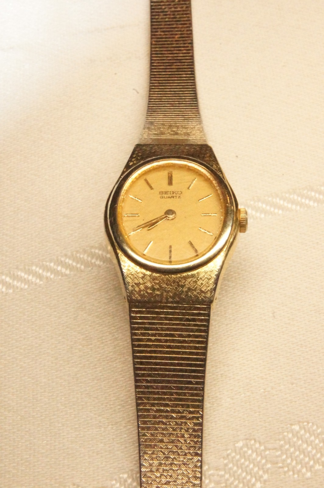 Seiko 2C20-6470 Women\'s Gold Tone Quartz Dress Watch Bracelet New Battery
