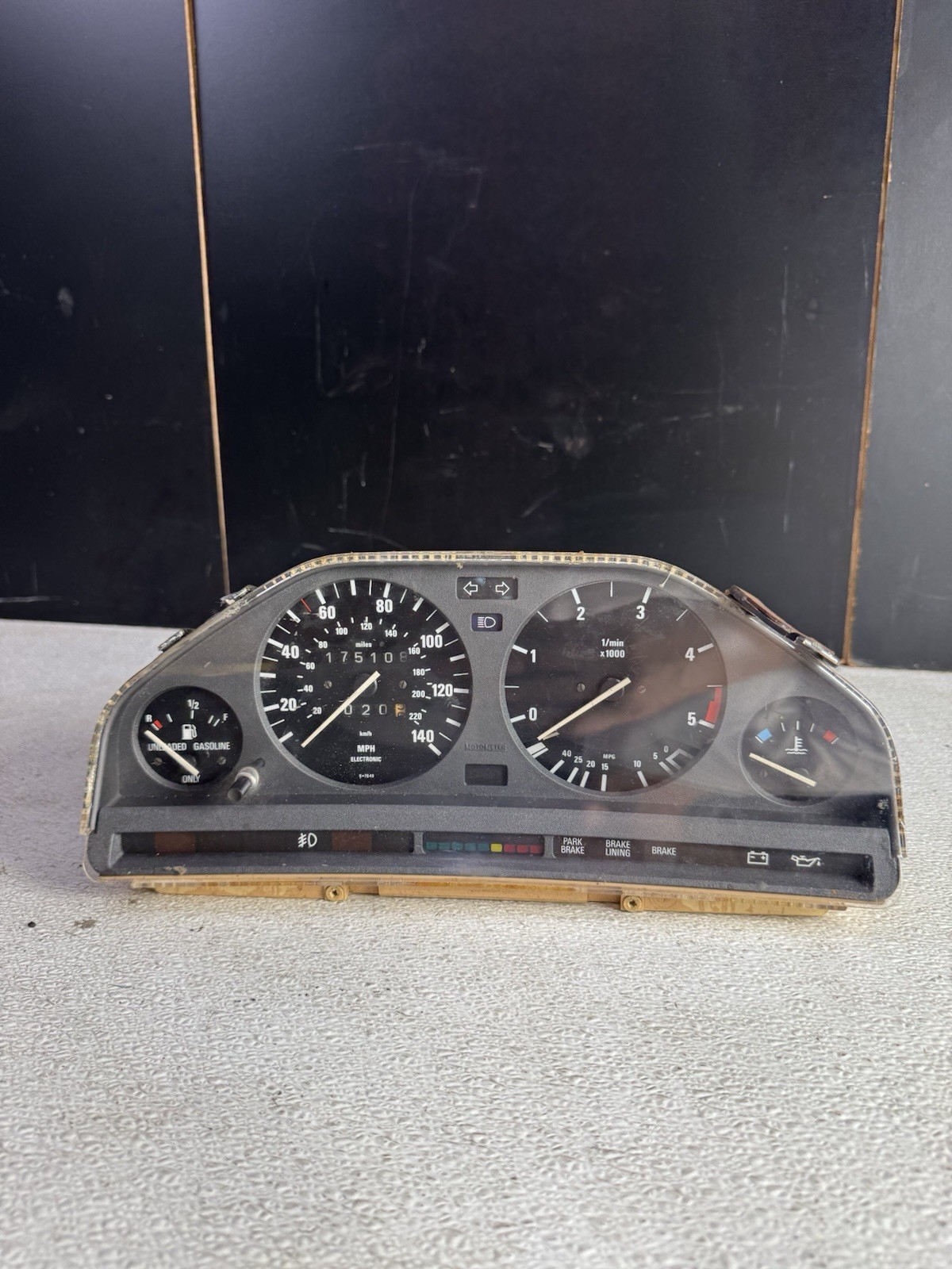 86-91 BMW E30 318i 325e 325i 325ix Speedometer MPH Gauge Cluster Assembly 175K 86-91 BMW E30 318i 325e 325i 325ix Speedometer MPH Gauge Cluster Assembly 175K