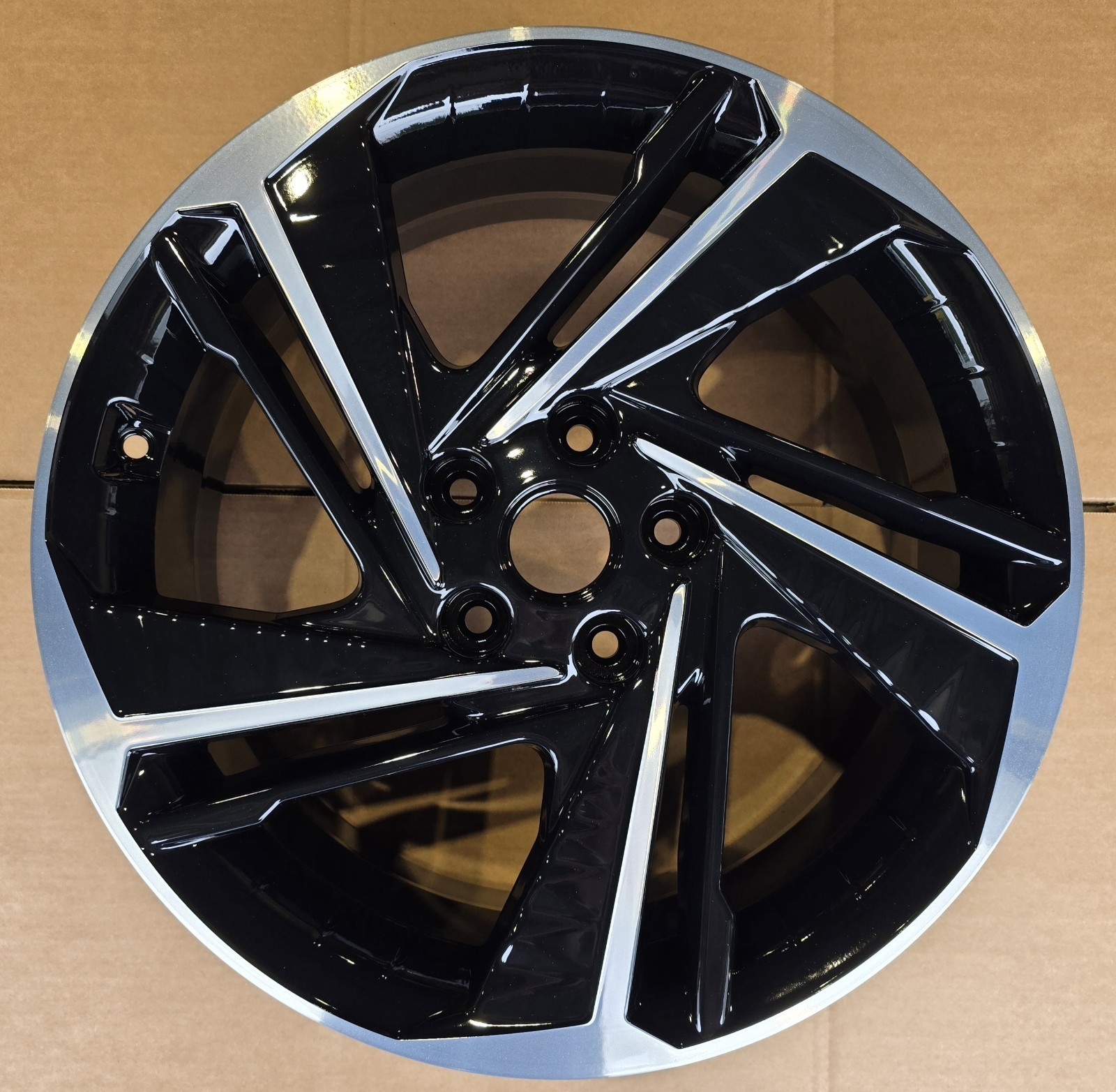 2021-2023 Hyundai Elantra OEM Factory Wheel Rim 52910AA400 71630 2021-2023 Hyundai Elantra OEM Factory Wheel Rim 52910AA400 71630