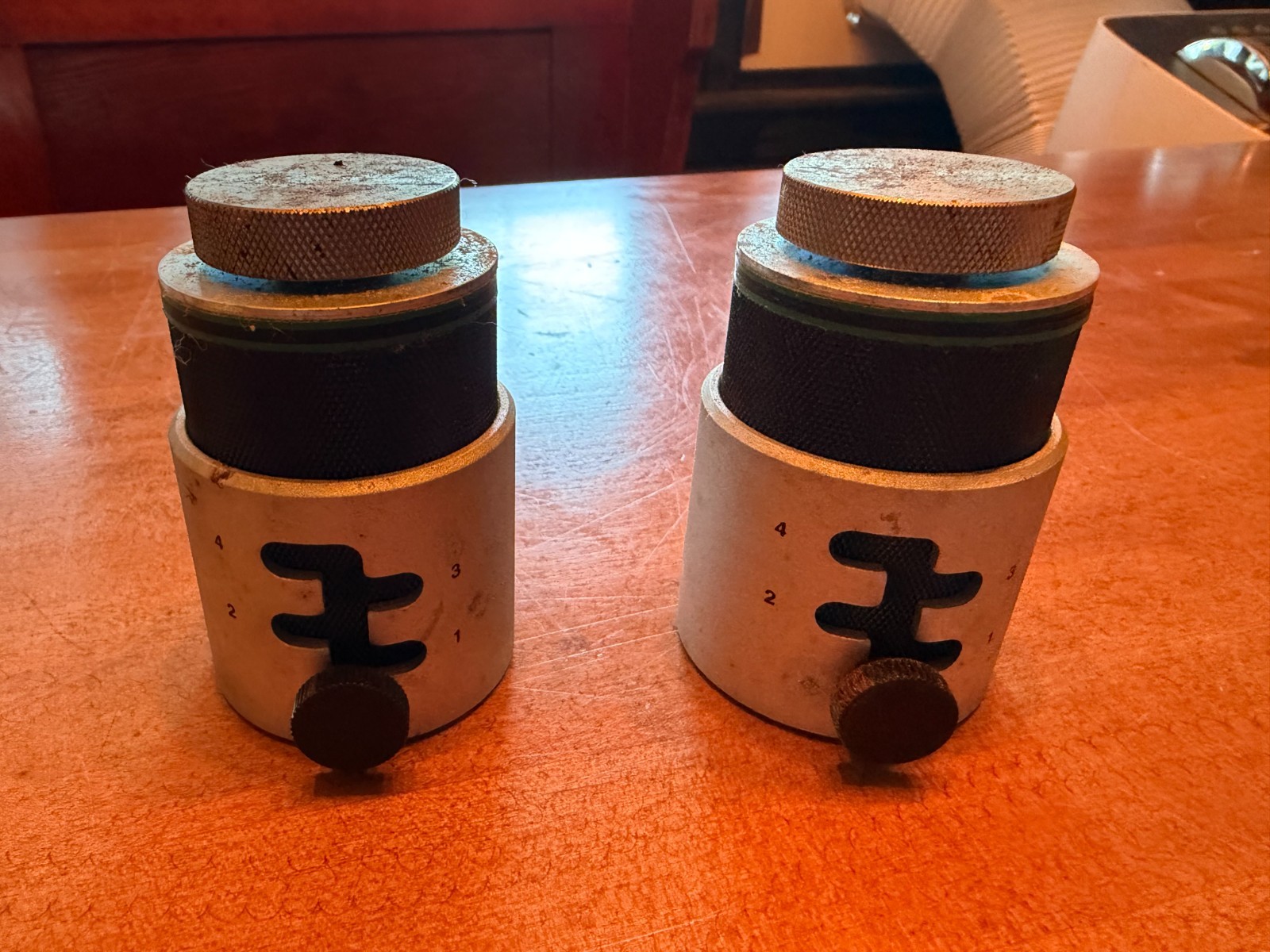 Hakko Omnivise C1390C Circuit Board Holders Set of 2 ESD-Safe Soldering Vise