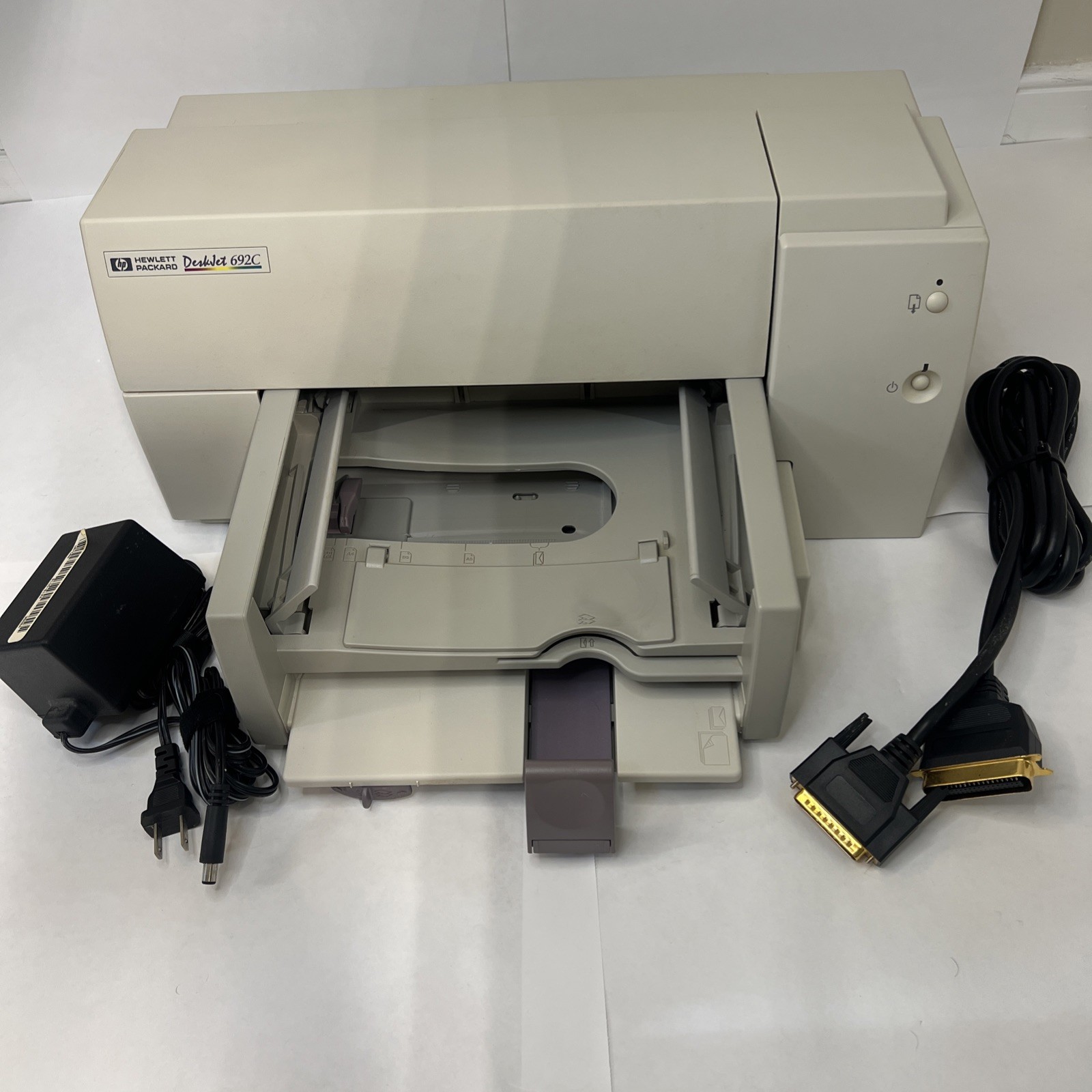 HP DeskJet 692C Vintage 1997 Printer Tested/Working HP DeskJet 692C Vintage 1997 Printer Tested/Working