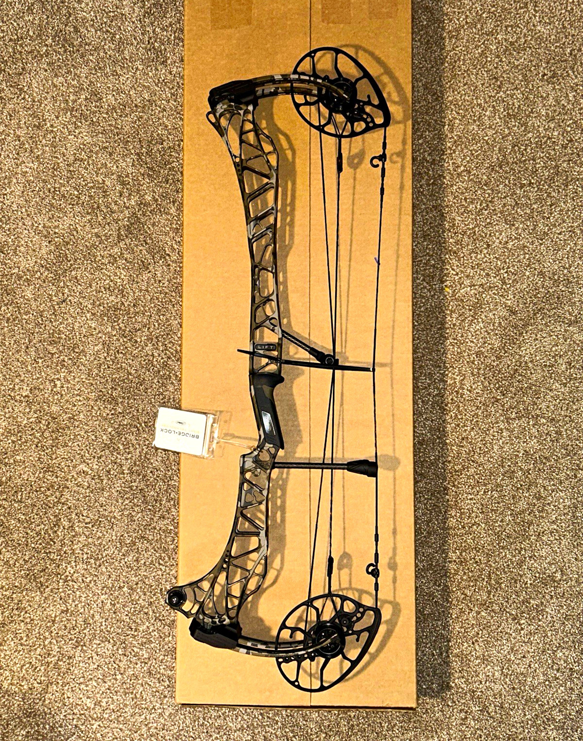 Mathews LIFT X 33 - RH 70lb 31.5” Draw Compound Bow Bottomlands camo Mossy Oak Mathews LIFT X 33 - RH 70lb 31.5” Draw Compound Bow Bottomlands camo Mossy Oak