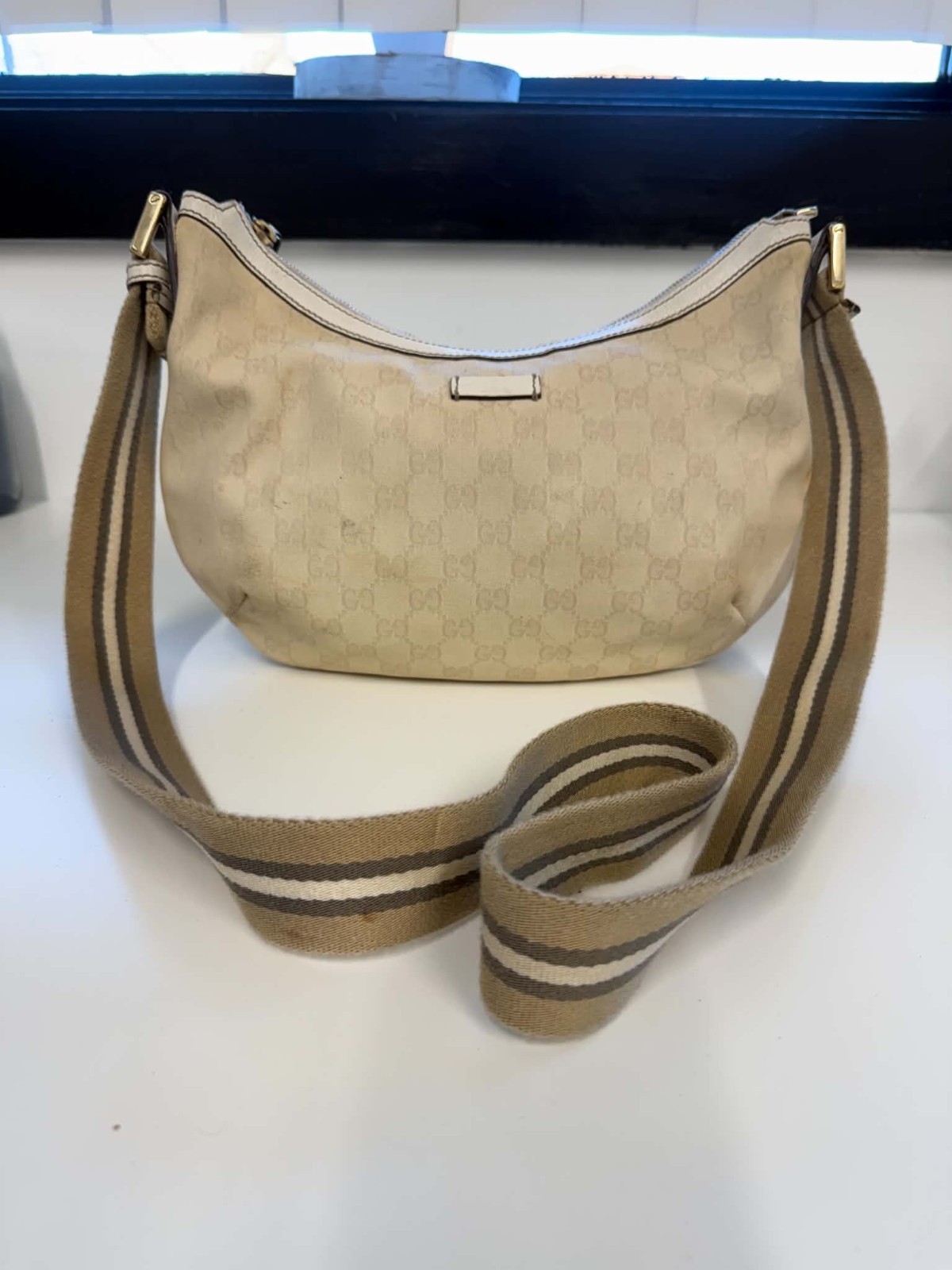 Authentic Gucci GG Canvas Half Moon Hobo Shoulder Bag Beige White Vintage 181092