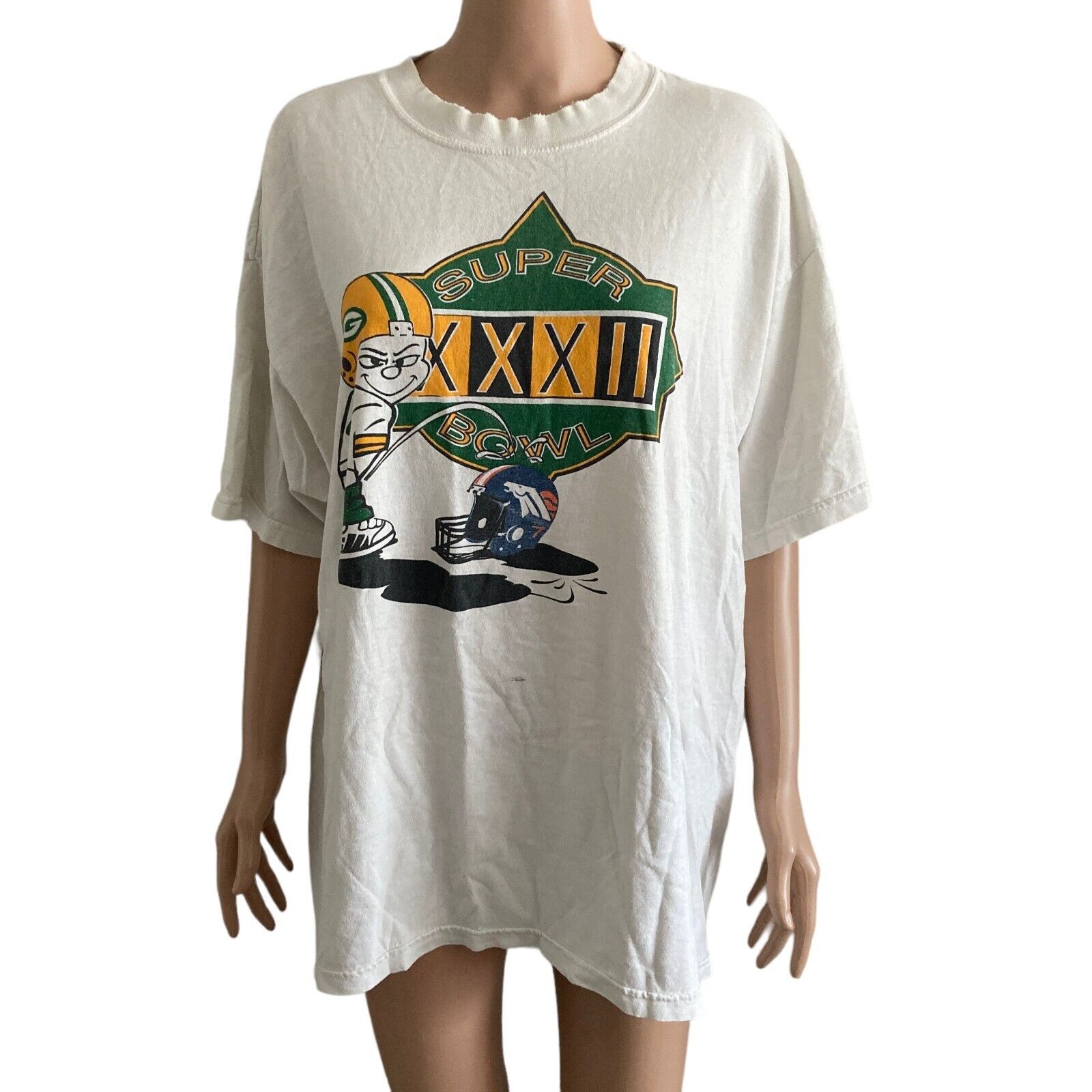 Vintage 98 Green Bay Packers Tshirt Mens XL Peeing 98 Superbowl XXXII Broncos Vintage 98 Green Bay Packers Tshirt Mens XL Peeing 98 Superbowl XXXII Broncos