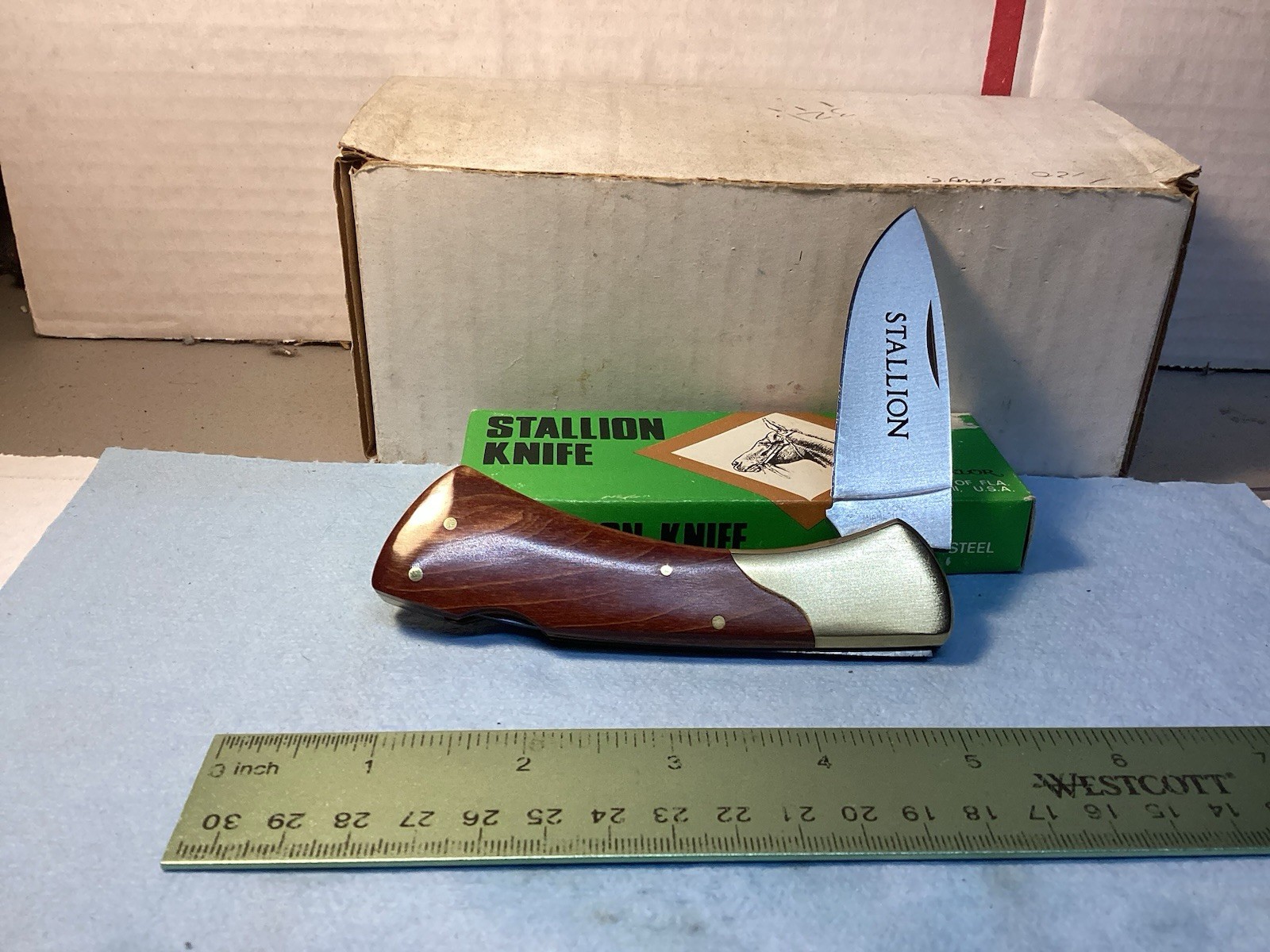 Vintage VALOR Japan STALLION Lock Back Pocket Knife. Excellent In Box Vintage VALOR Japan STALLION Lock Back Pocket Knife. Excellent In Box
