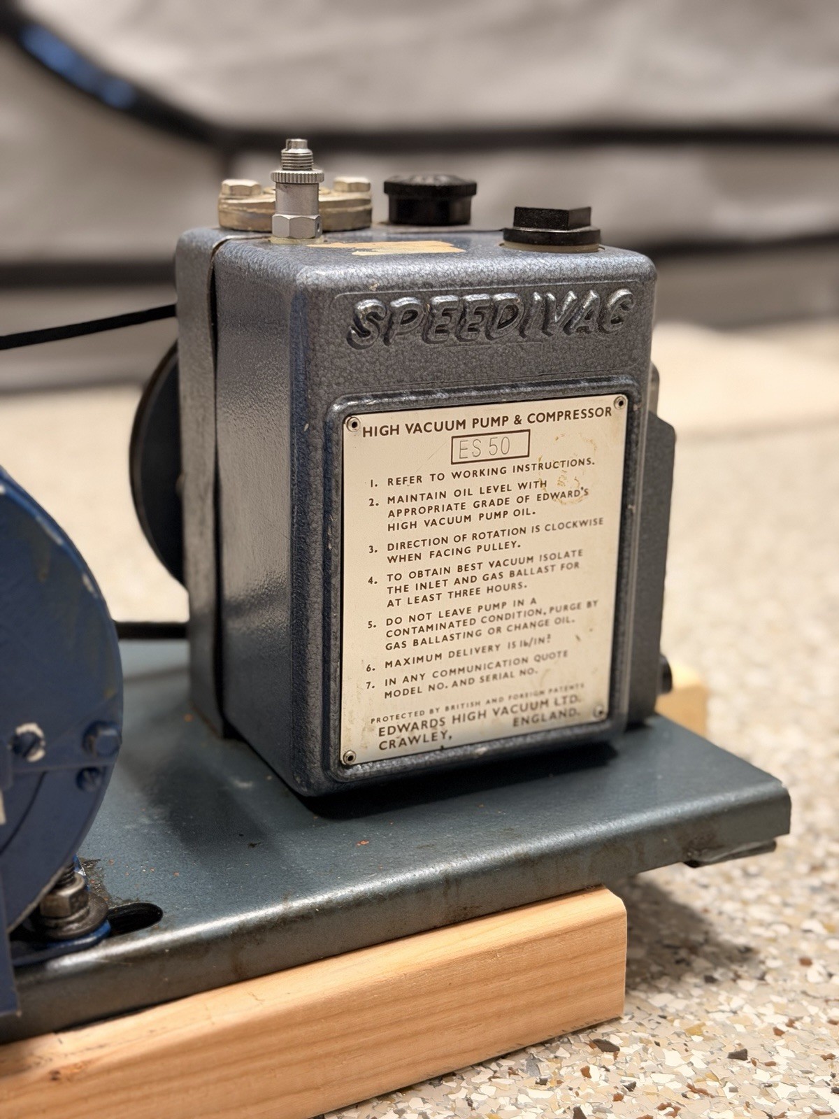 Edwards Speedivac ES50 High Vacuum Pump Vintage Late 1950s England — Tested