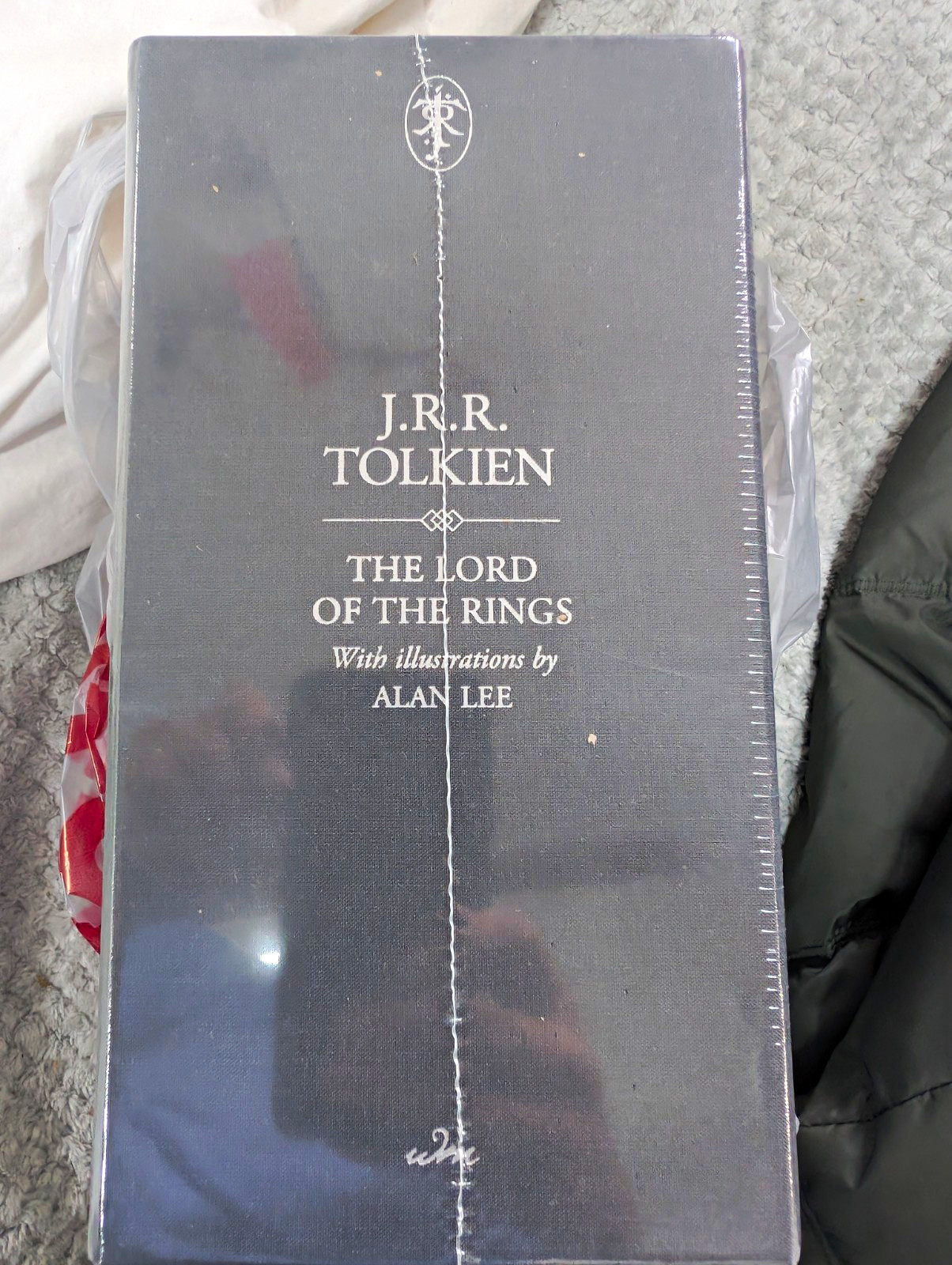 J.R.R. Tolkien The Lord of the Rings Hardcover Illustrated Box Set Alan Lee J.R.R. Tolkien The Lord of the Rings Hardcover Illustrated Box Set Alan Lee
