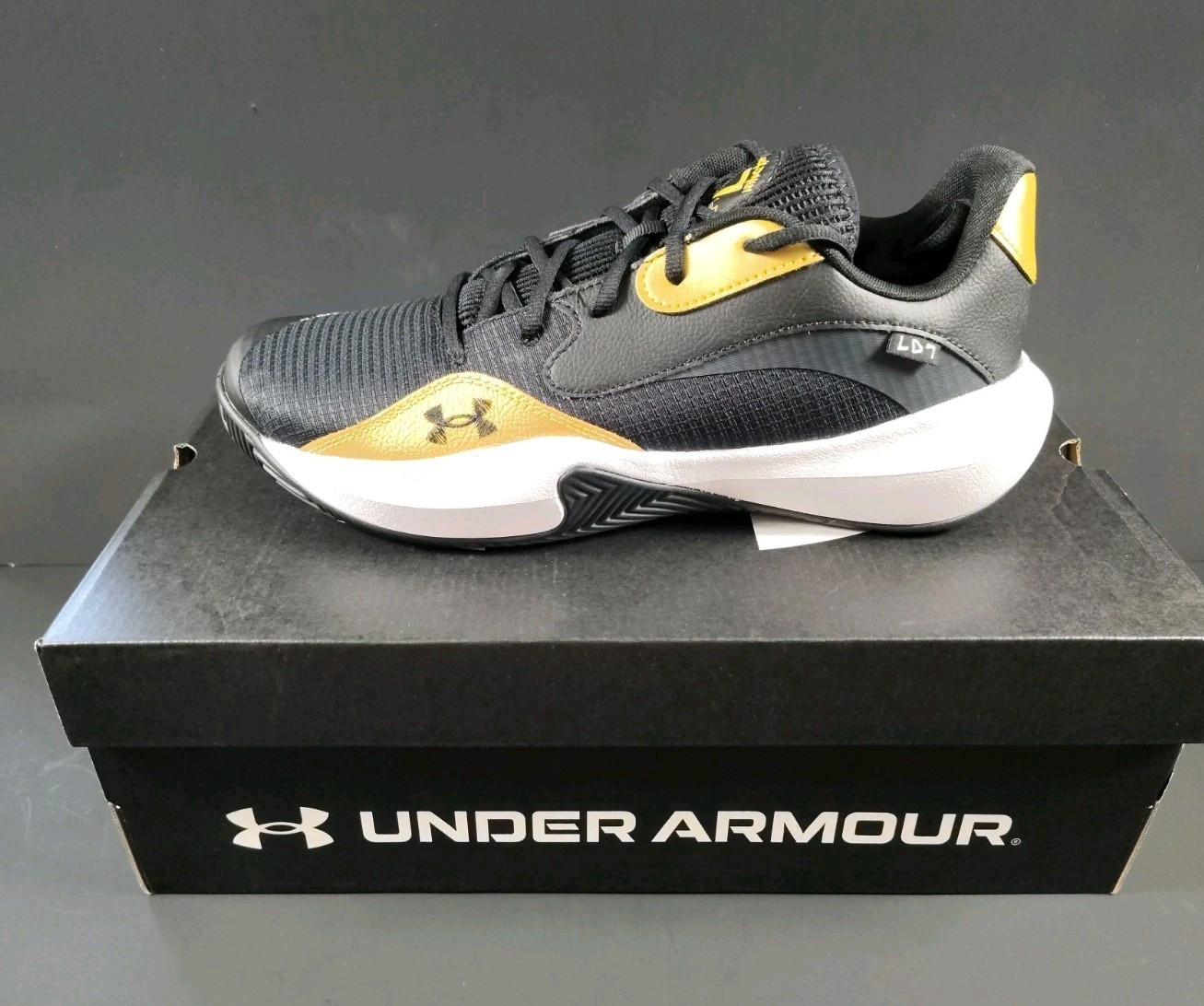 UNDER ARMOUR-New-Men\'s Black/Gold Lockdown 7 Low Sneakers-3027646-001-Sz 11.5 UNDER ARMOUR-New-Men\'s Black/Gold Lockdown 7 Low Sneakers-3027646-001-Sz 11.5