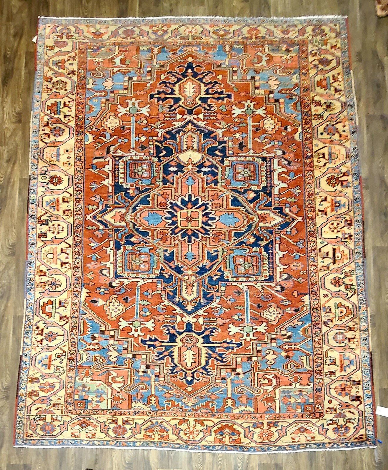 Antique handwoven authentic traditional herize rug size 9'5 Antique handwoven authentic traditional herize rug size 9'5