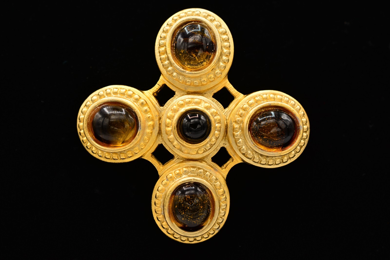 Danecraft Vintage Maltese Cross Cabochon Pin Brooch Brushed Gold  Signed BinA18