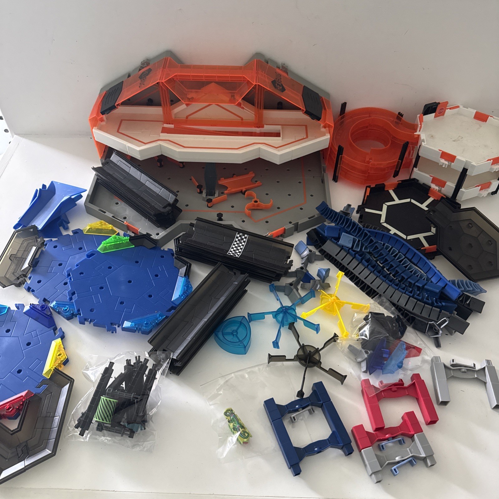 Lot of HexBug Tracks Accesories and One Working Hexbug Lot of HexBug Tracks Accesories and One Working Hexbug