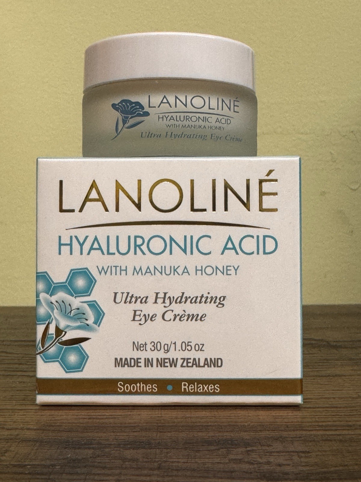 Lanoline Hyaluronic Acid ULTRA RENEW MOISTURISING CREME 1.05 Oz