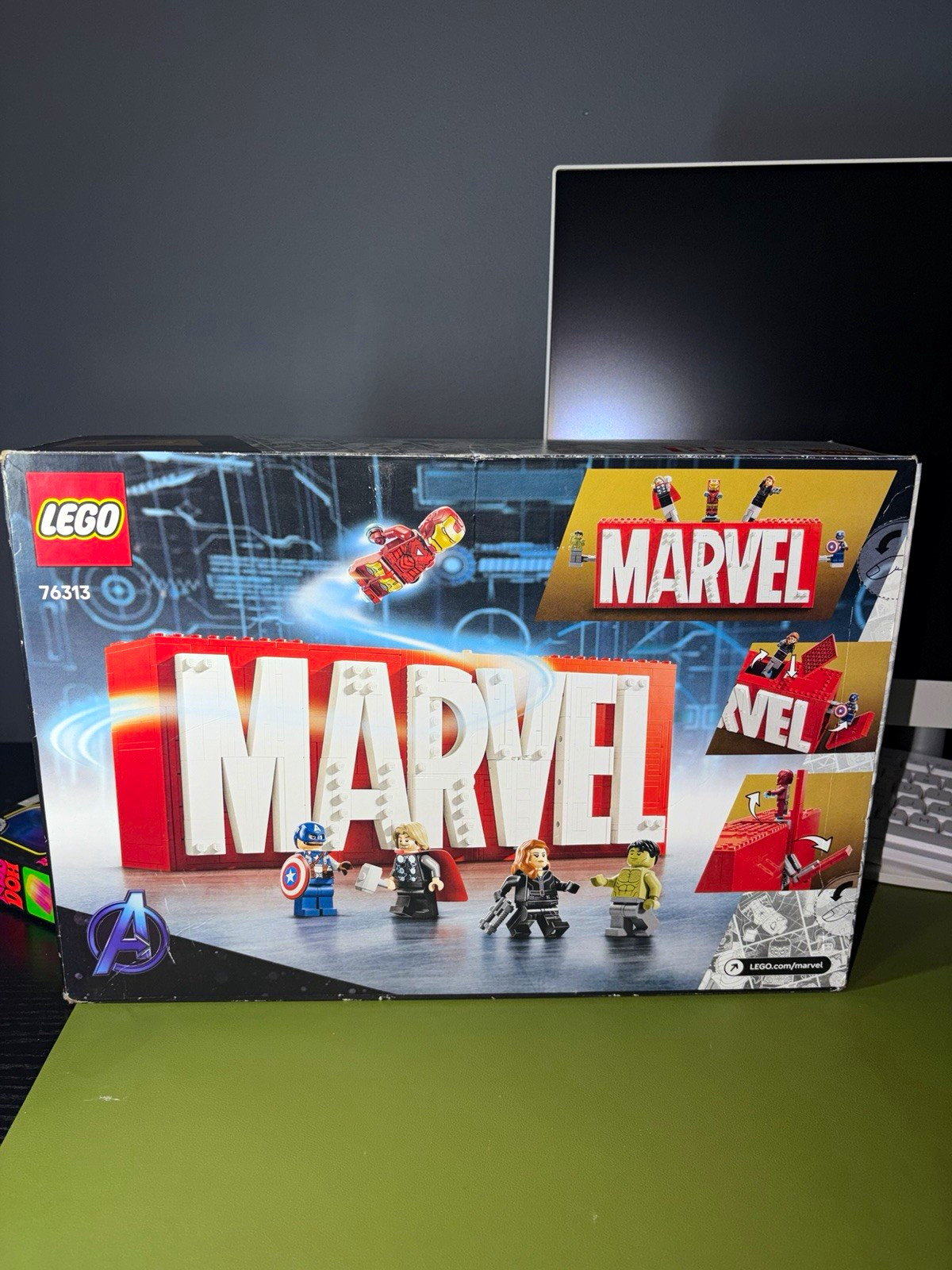 LEGO Marvel Logo & Minifigures 76313 931pcs Minifigures Super Heroes