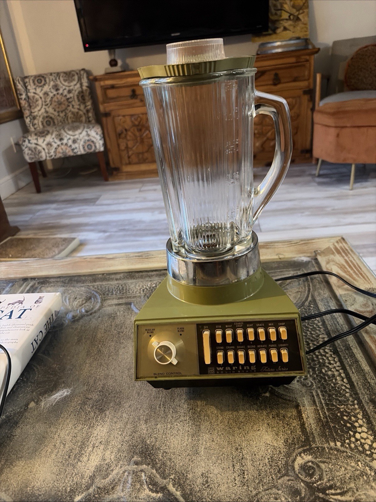 Vintage 1970’s Waring Futura Series Avocado Green Electric Blender 5 cup Vintage 1970’s Waring Futura Series Avocado Green Electric Blender 5 cup