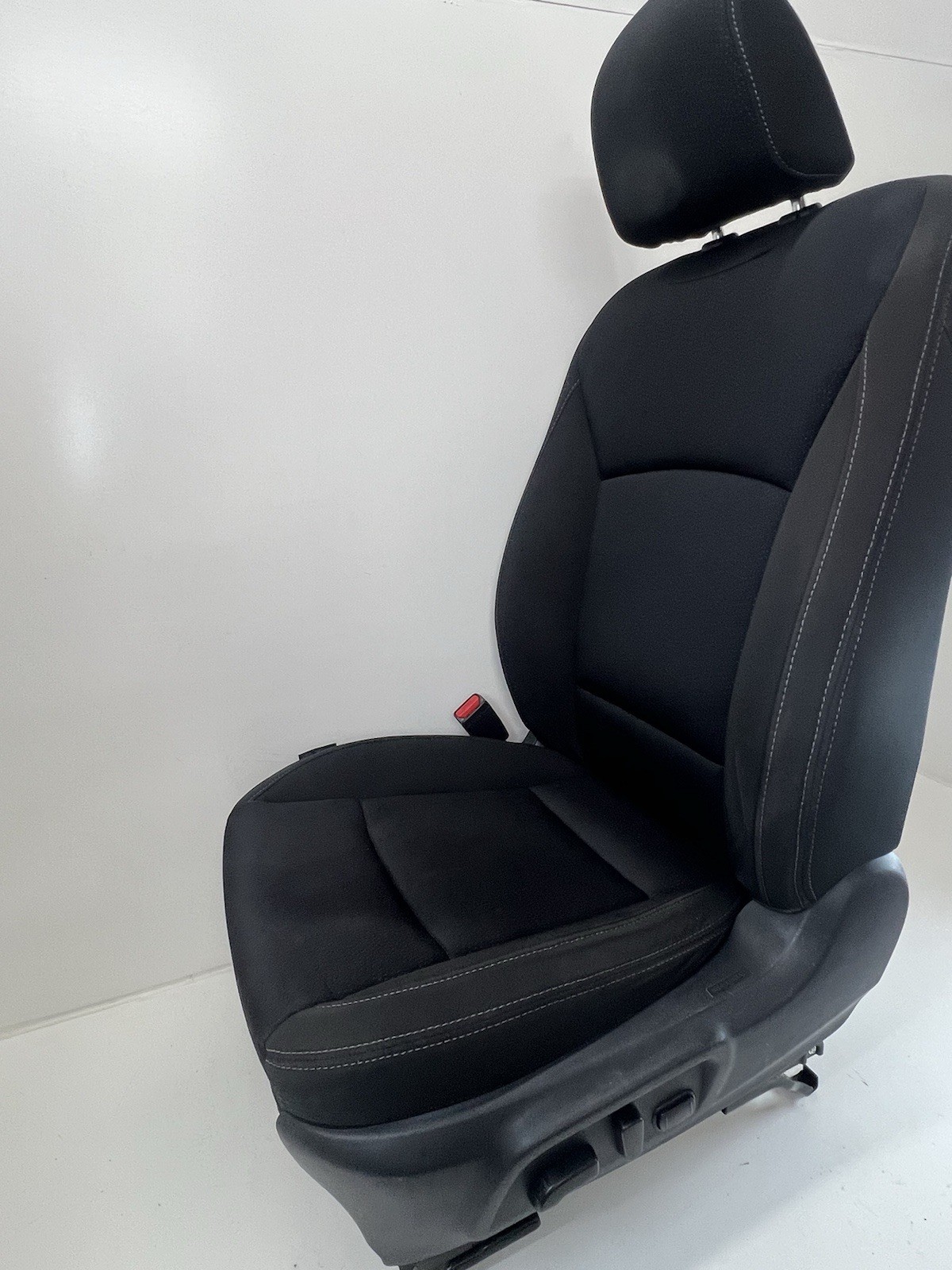 2015-2019 Subaru Legacy Power Front Left Driver Side Seat OEM black