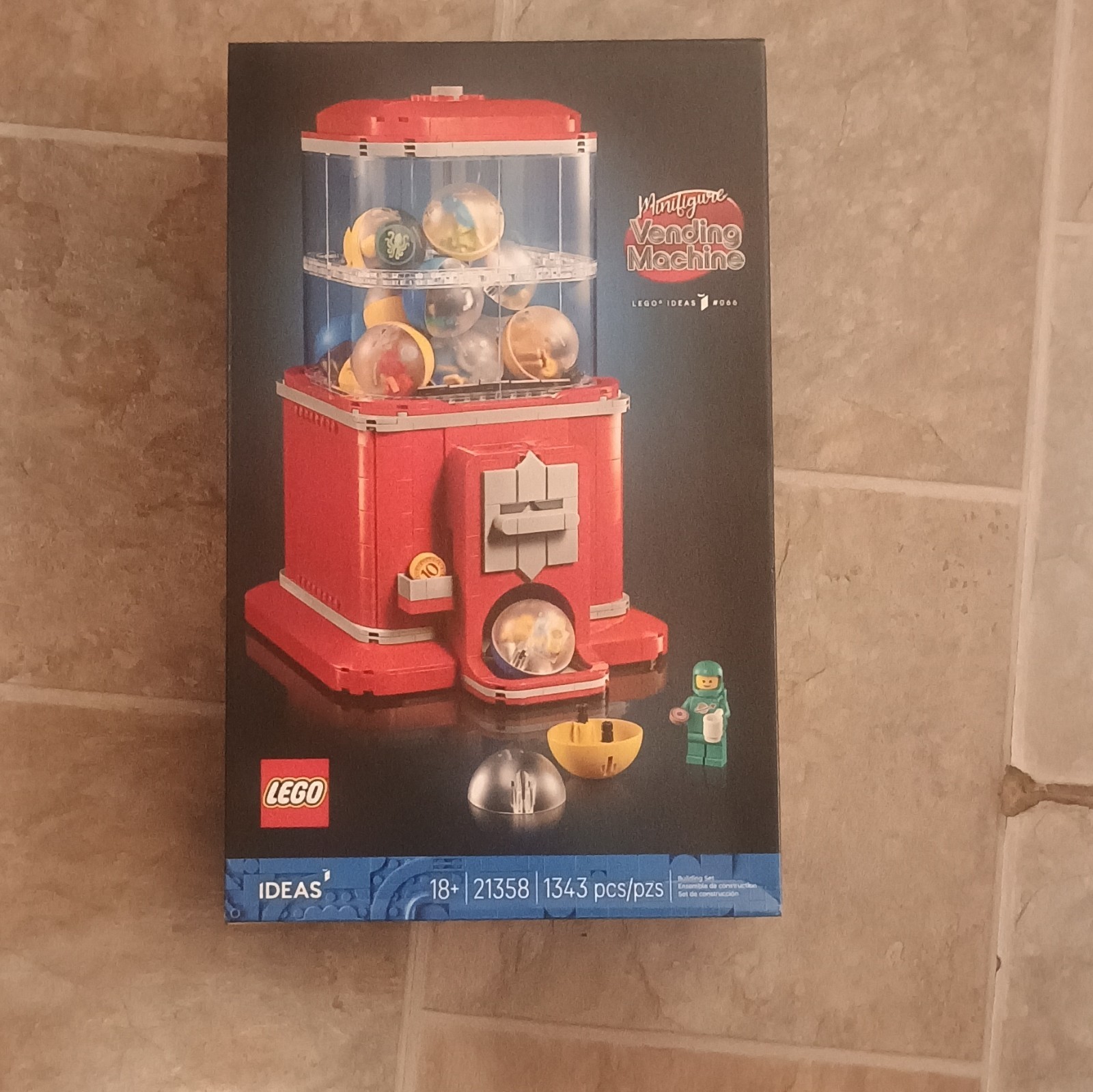 NEW SEALED LEGO IDEAS 21358 Vending Machine  16 MINIFIGURES